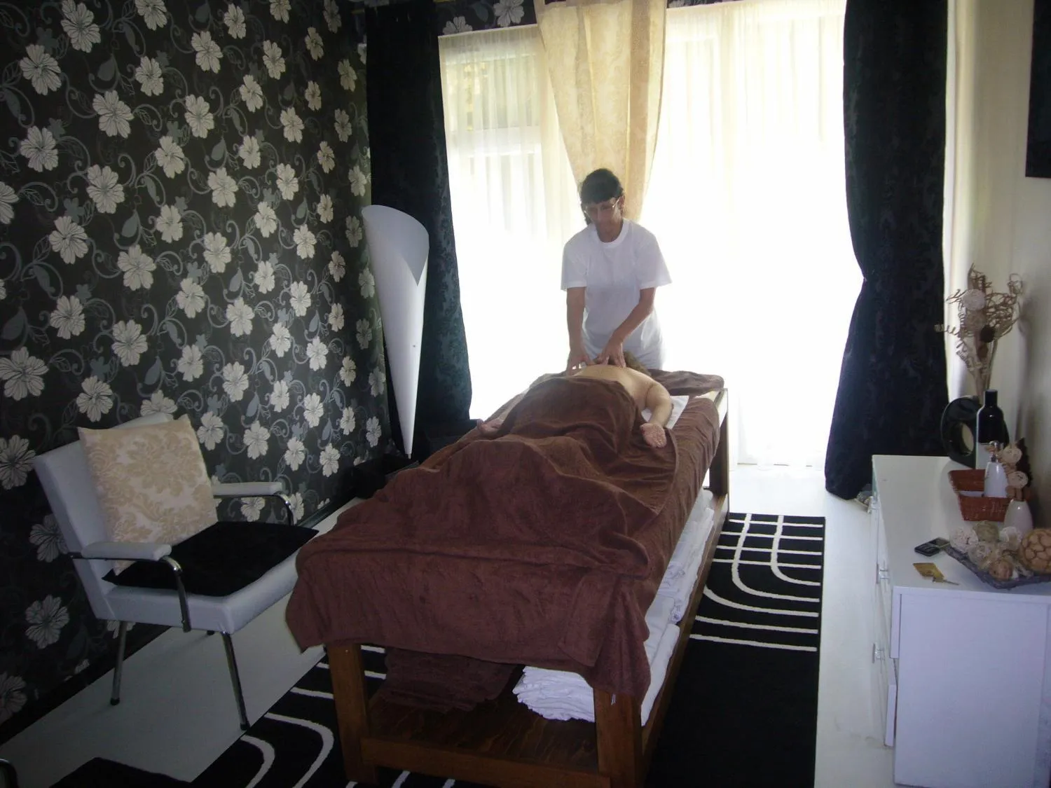 Massage in Continental Park Hotel