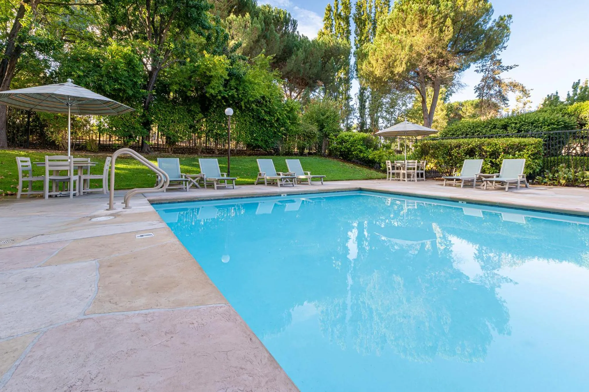 Swimming pool in RiverPointe Napa Valley Resort