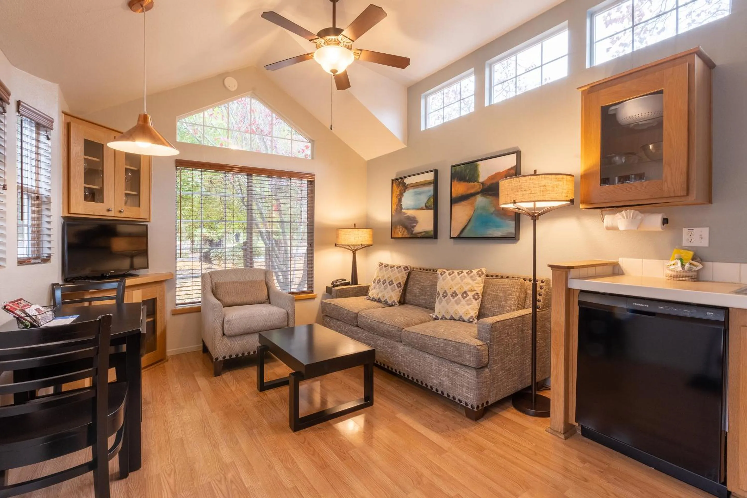 Living room in RiverPointe Napa Valley Resort