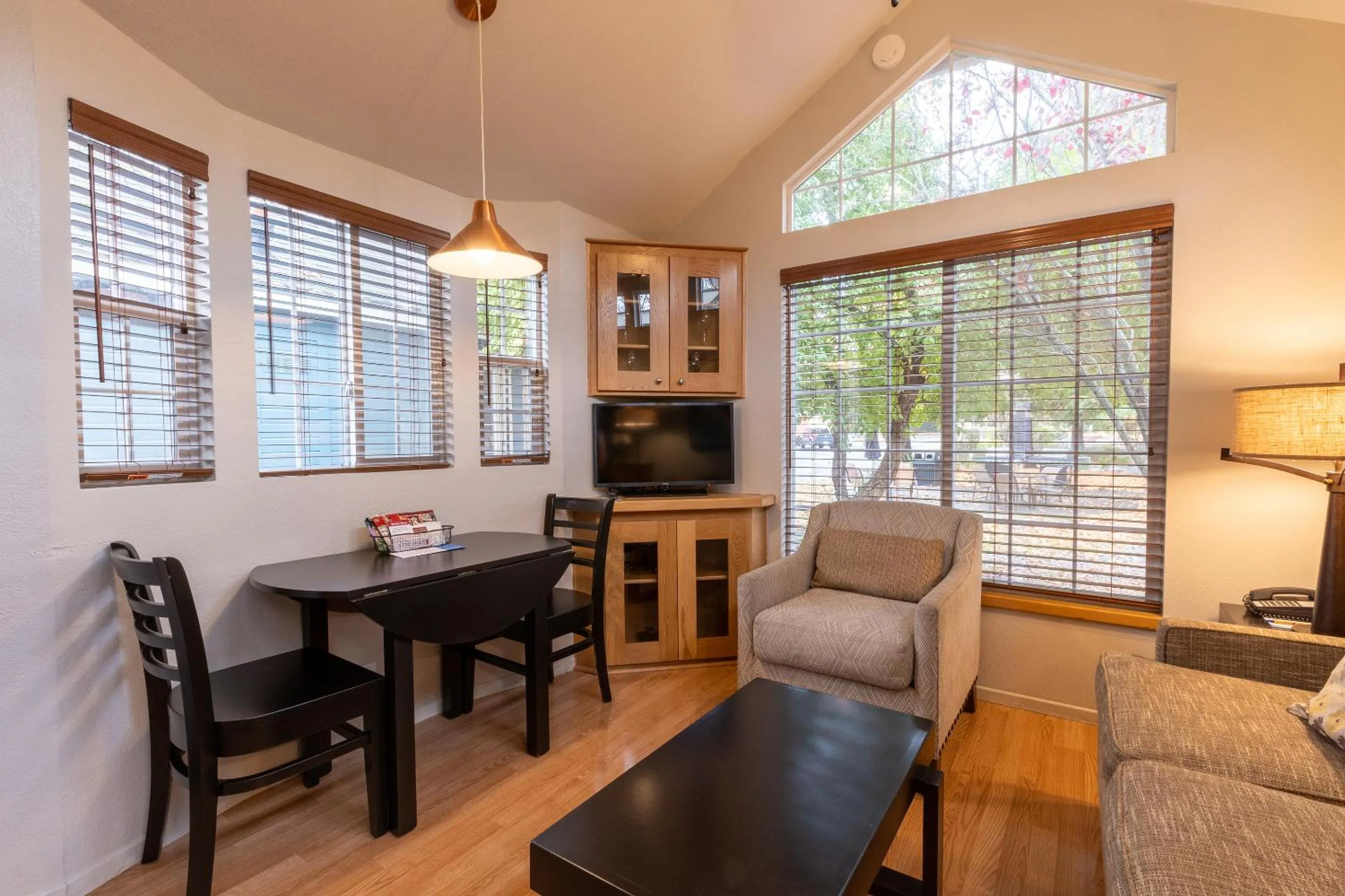 Living room in RiverPointe Napa Valley Resort