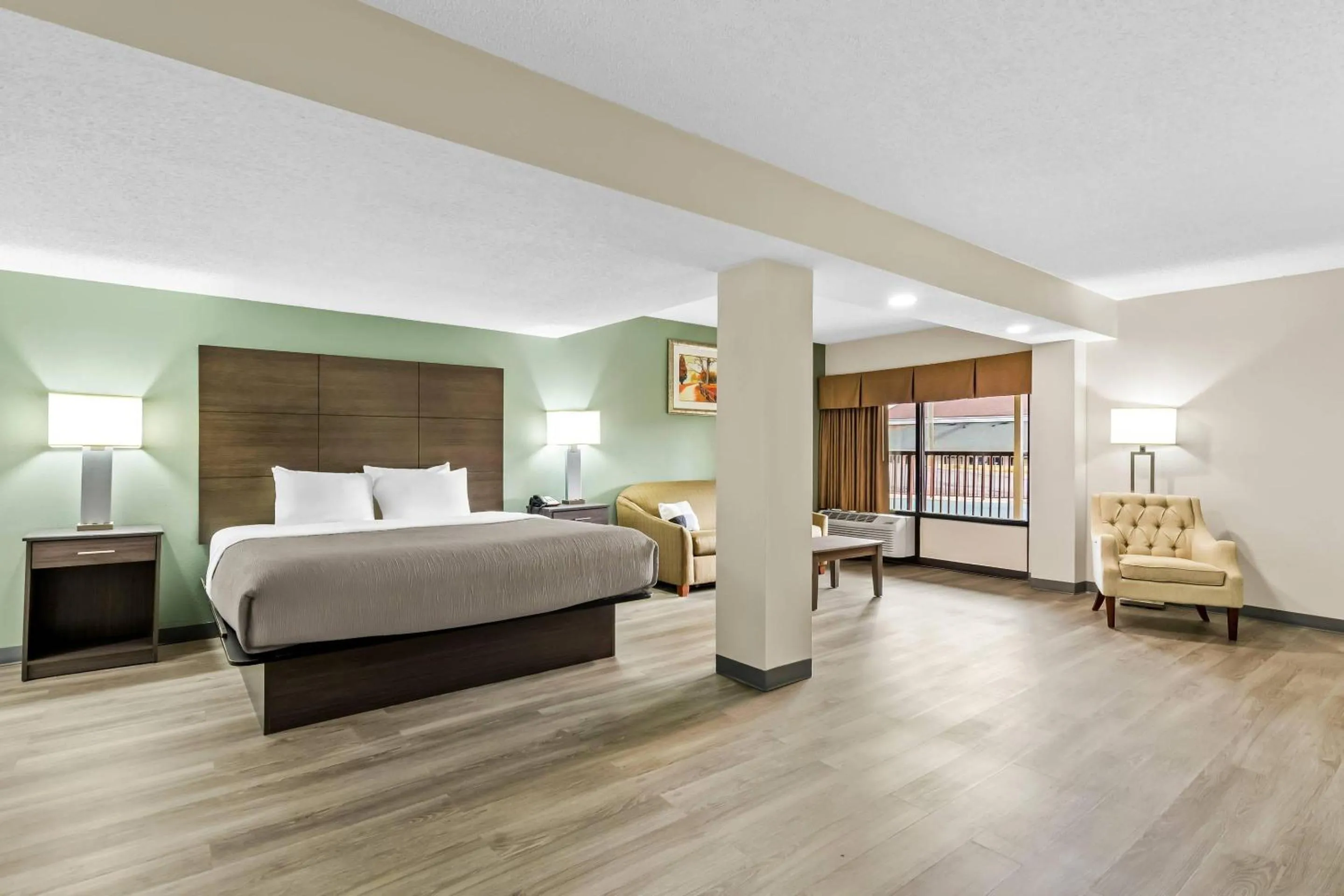 Bedroom, Bed in Quality Inn Hillsville