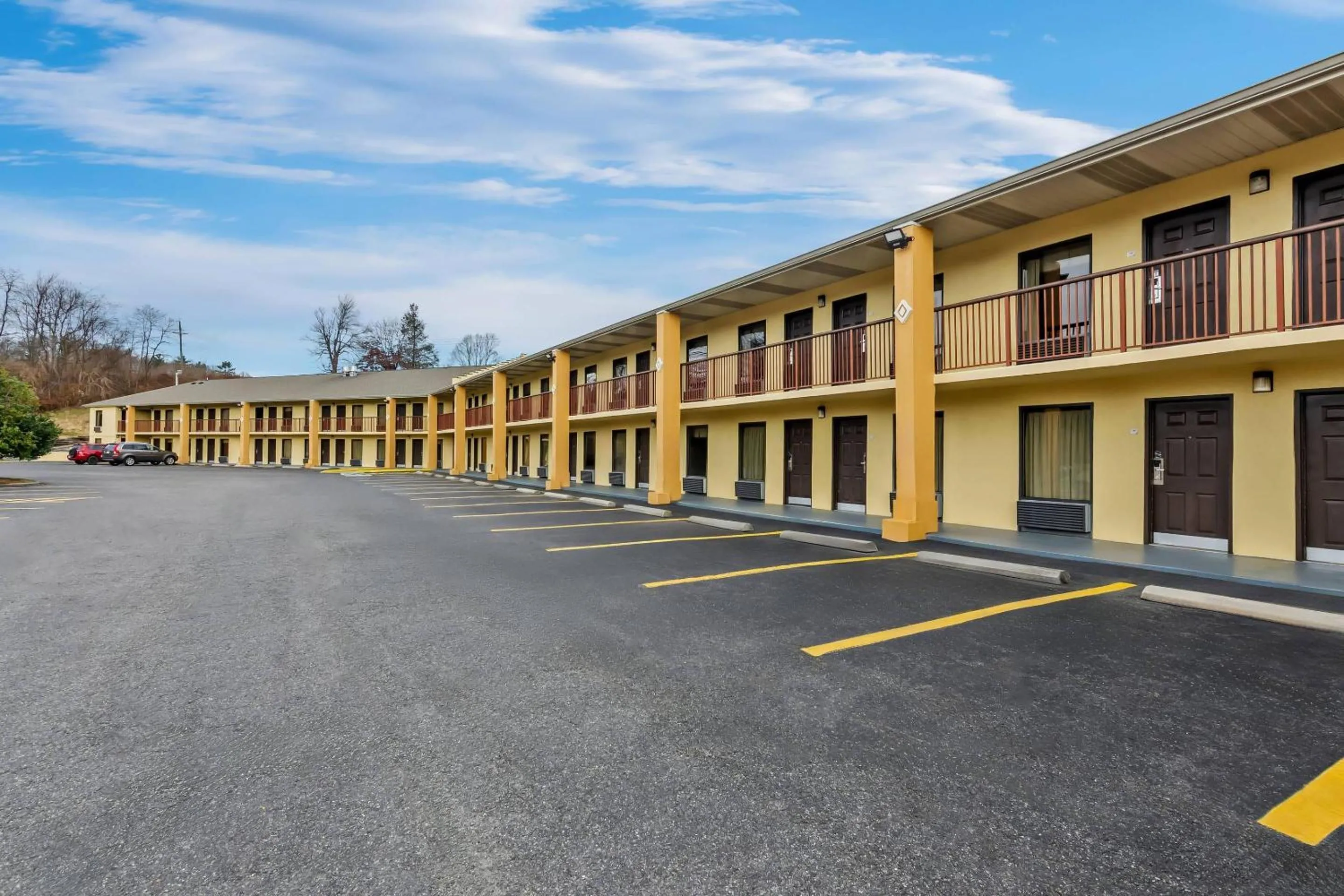 Property building in Quality Inn Hillsville