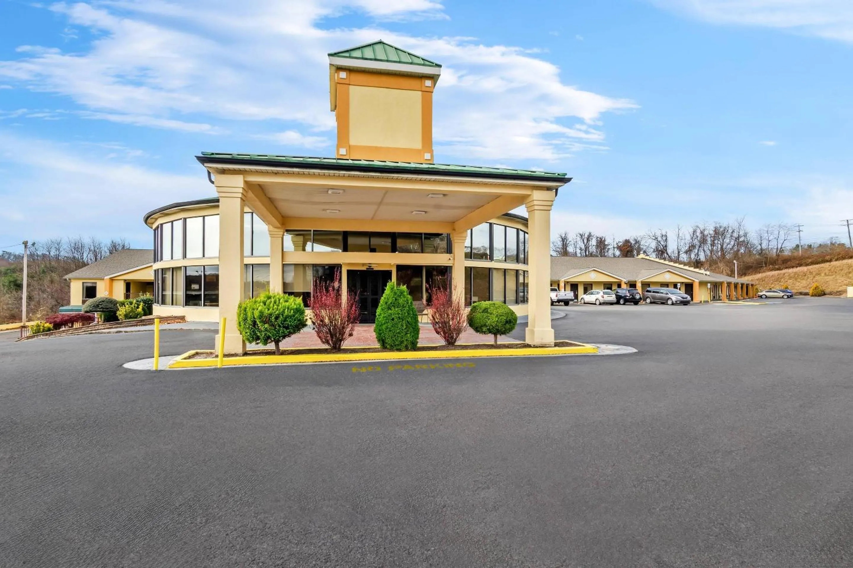 Property building in Quality Inn Hillsville