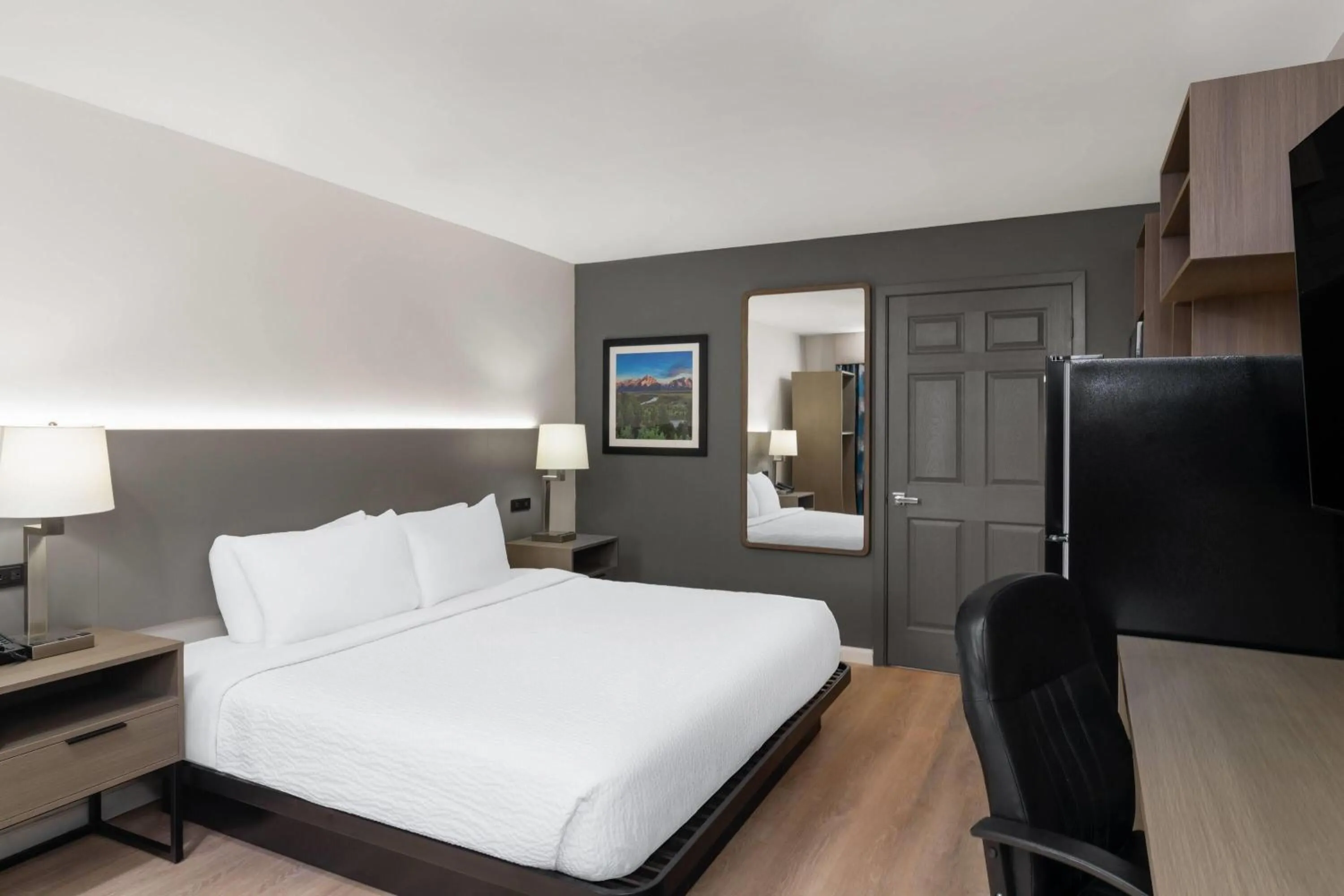 Photo of the whole room, Bed in Baymont by Wyndham Rock Springs