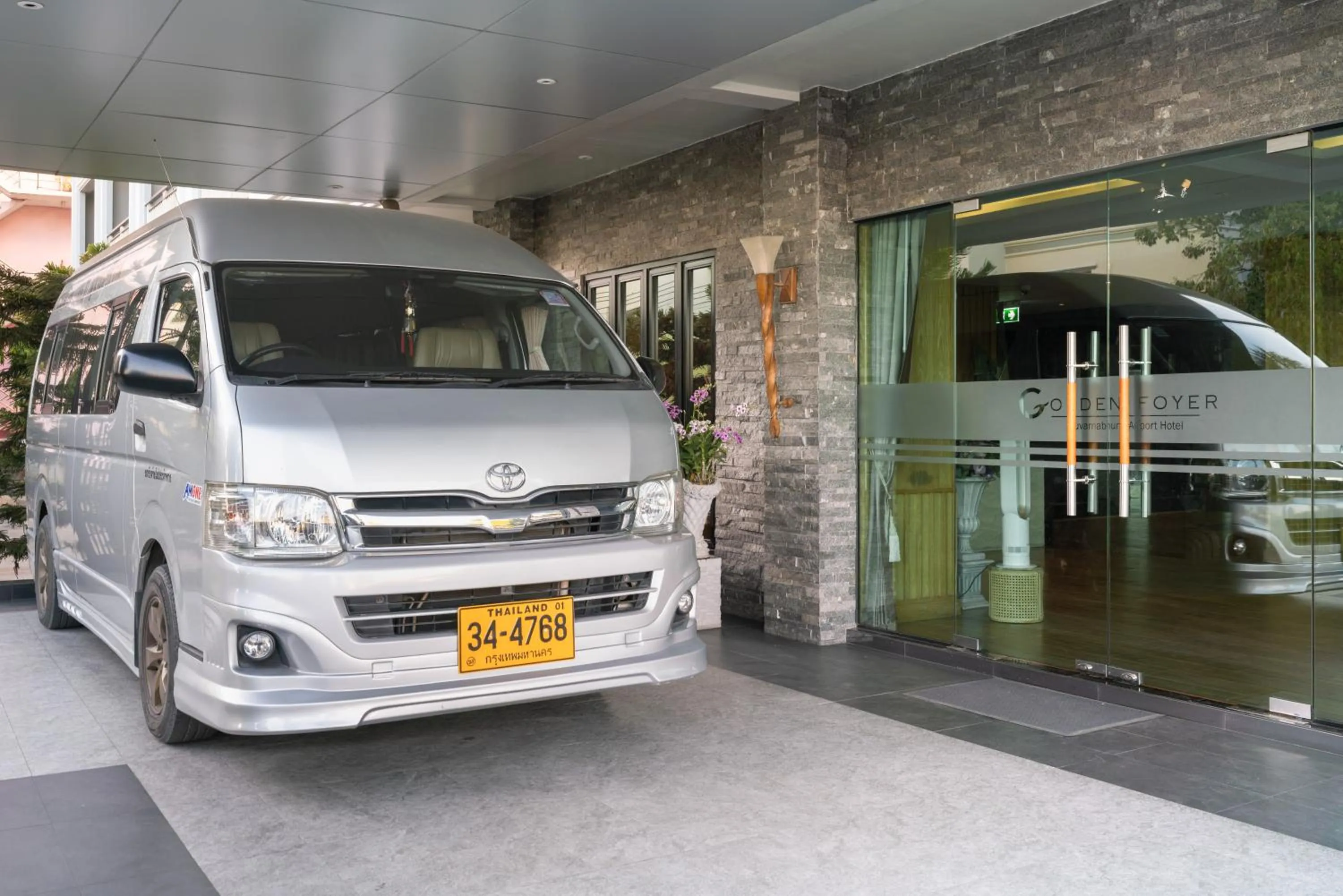 Property building in Golden Foyer Suvarnabhumi Airport Hotel
