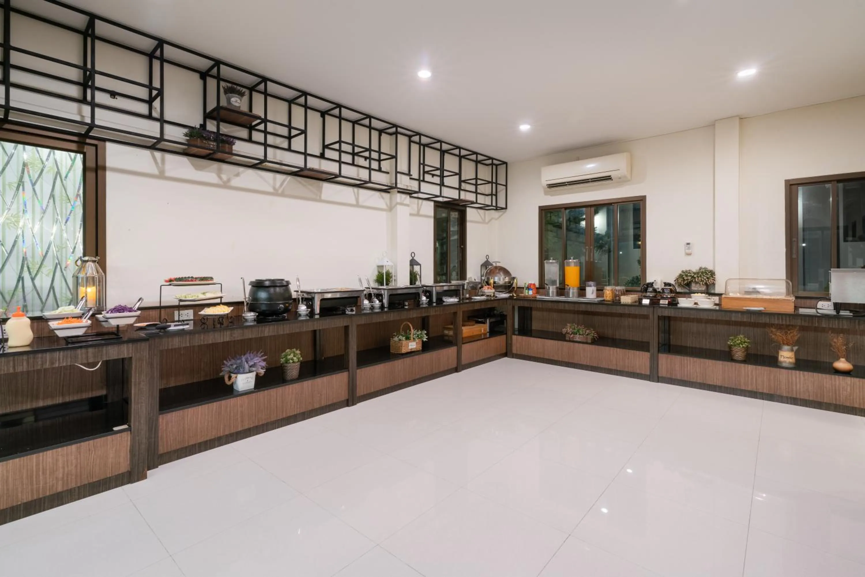 Breakfast in Golden Foyer Suvarnabhumi Airport Hotel