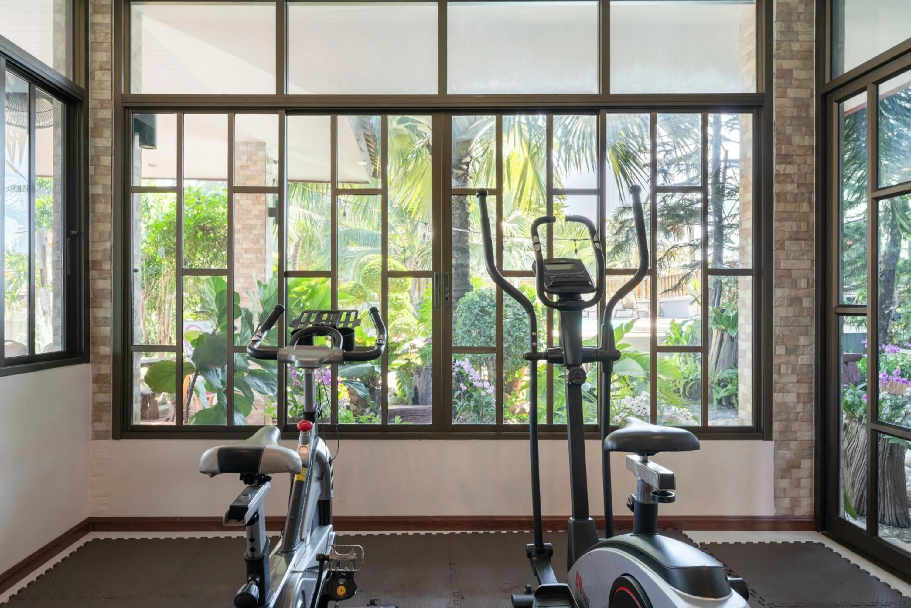 Fitness centre/facilities in Golden Foyer Suvarnabhumi Airport Hotel