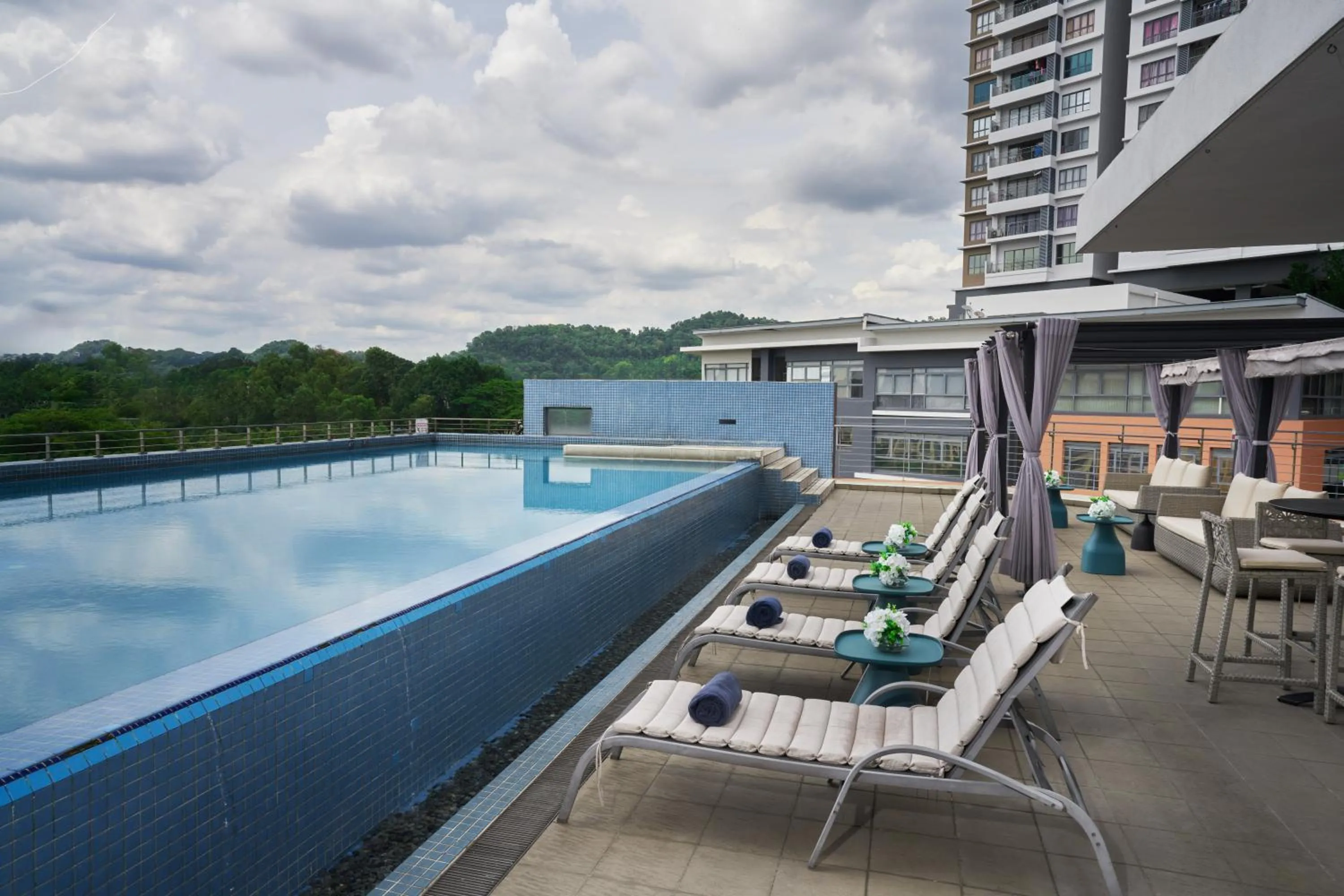 Swimming pool in Bespoke Hotel Puchong