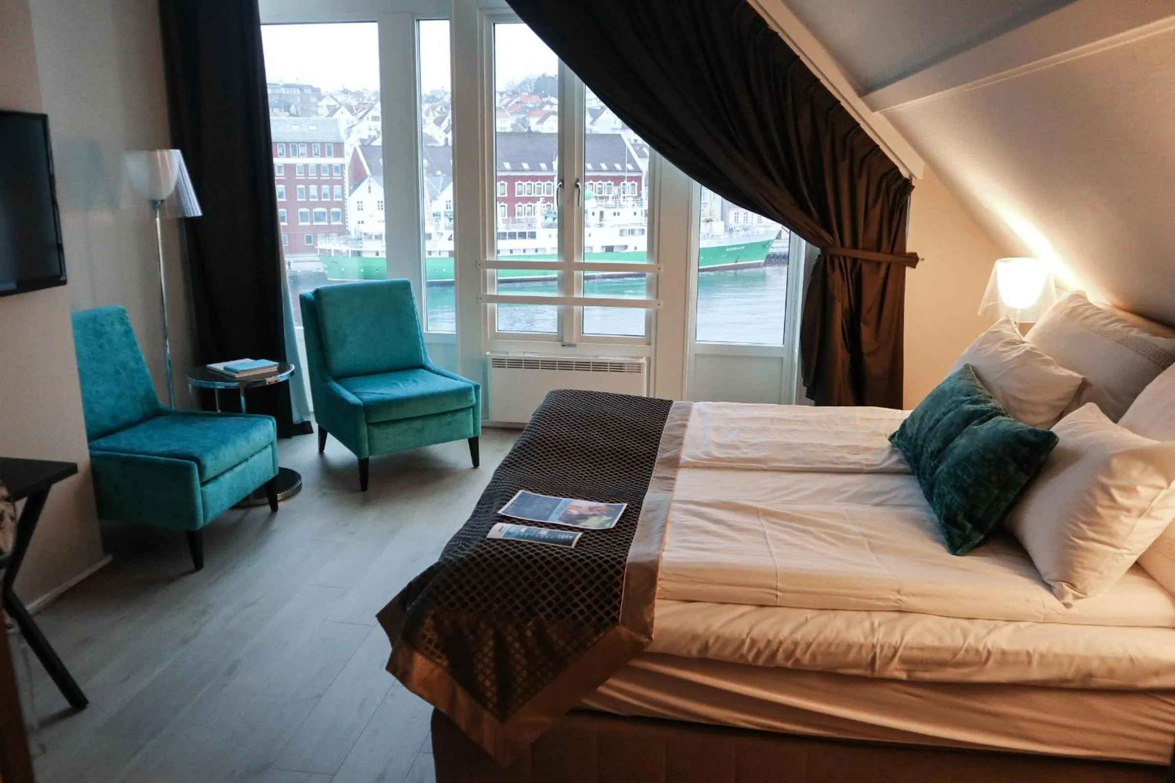 Sea view, Bed in Home Hotel Skagen Brygge