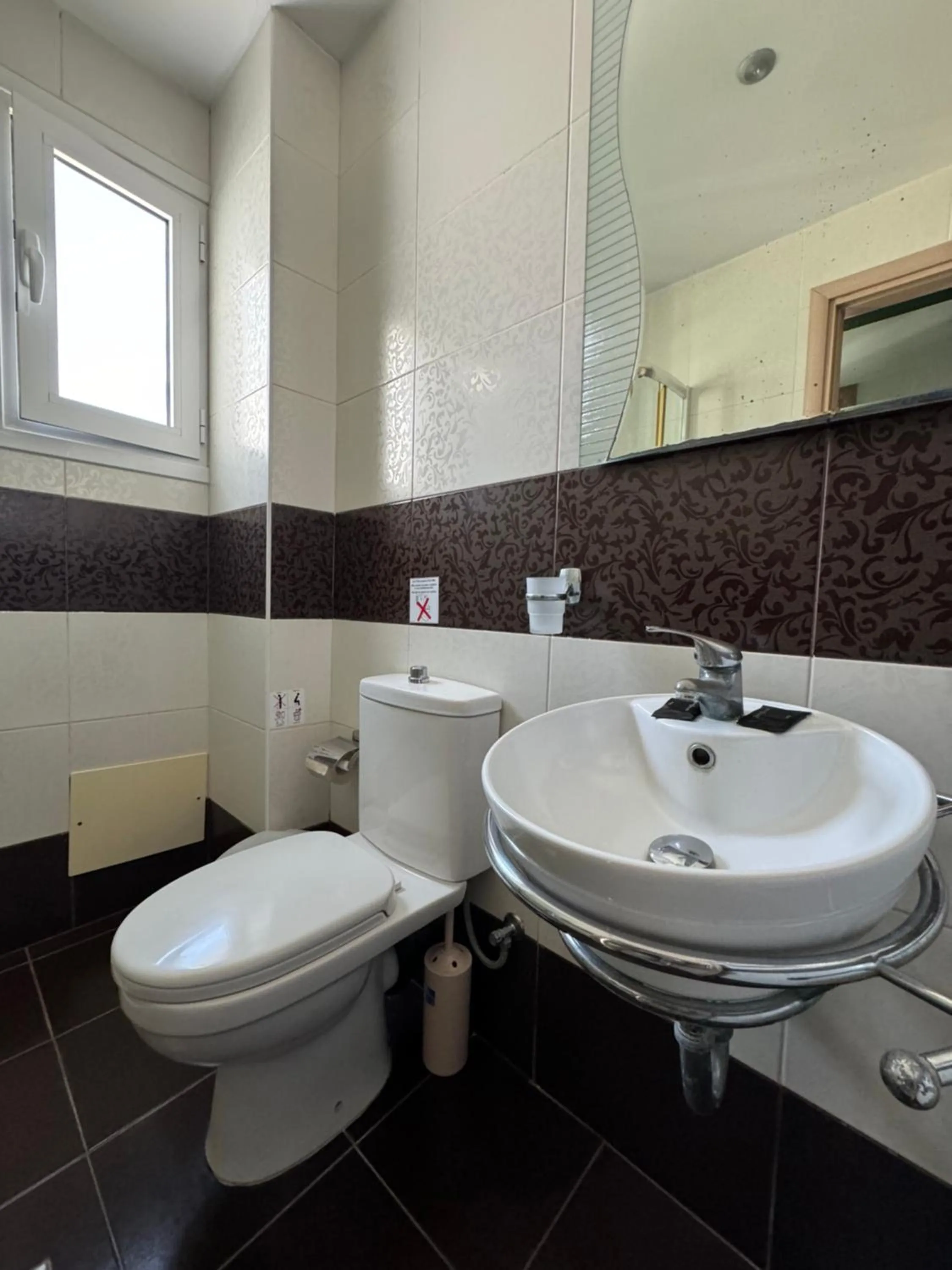 Bathroom in Catherine Hotel