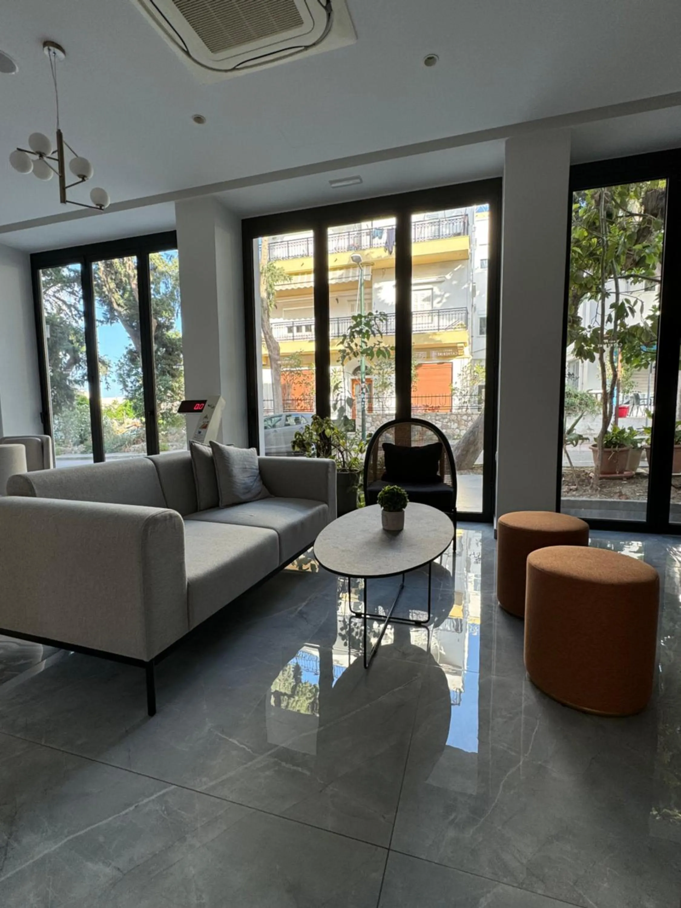 Living room in Catherine Hotel