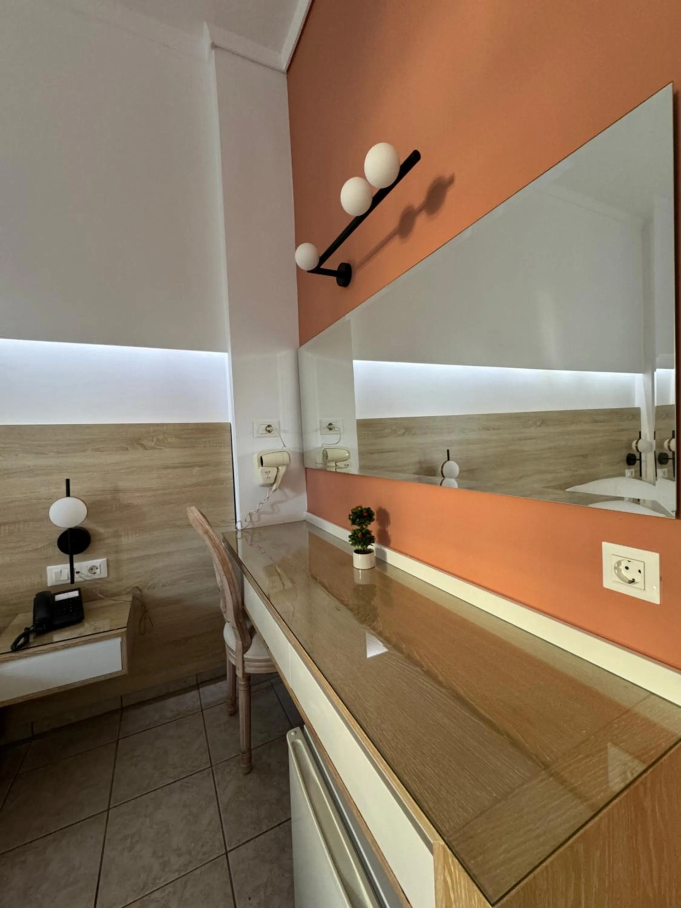 Bedroom in Catherine Hotel