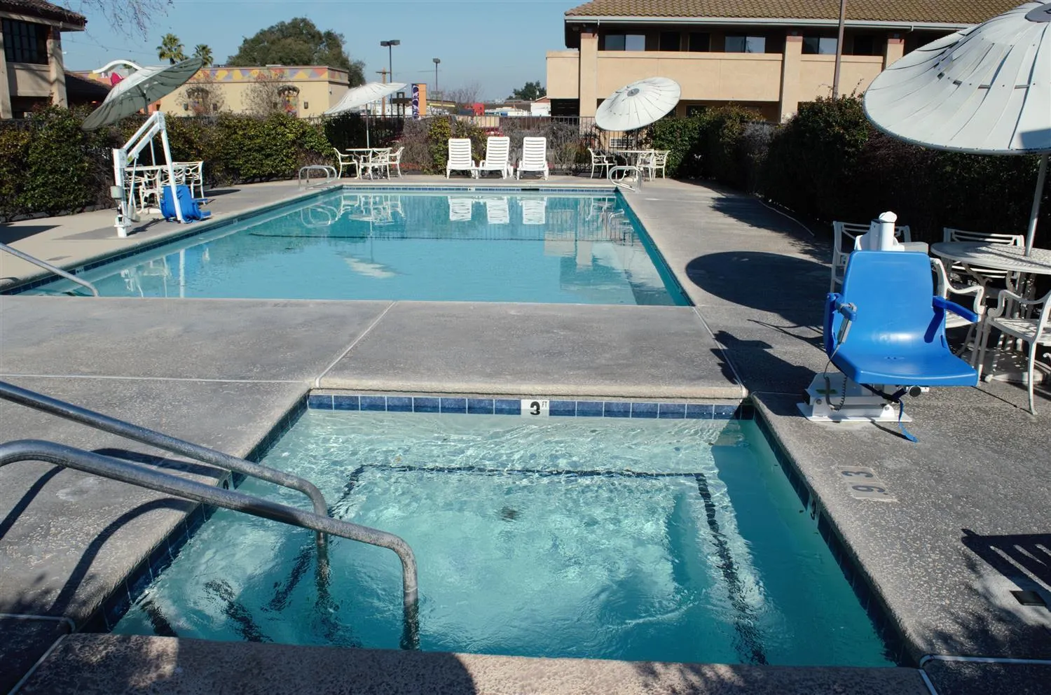 Swimming pool in Motel 6 Oakdale, Ca