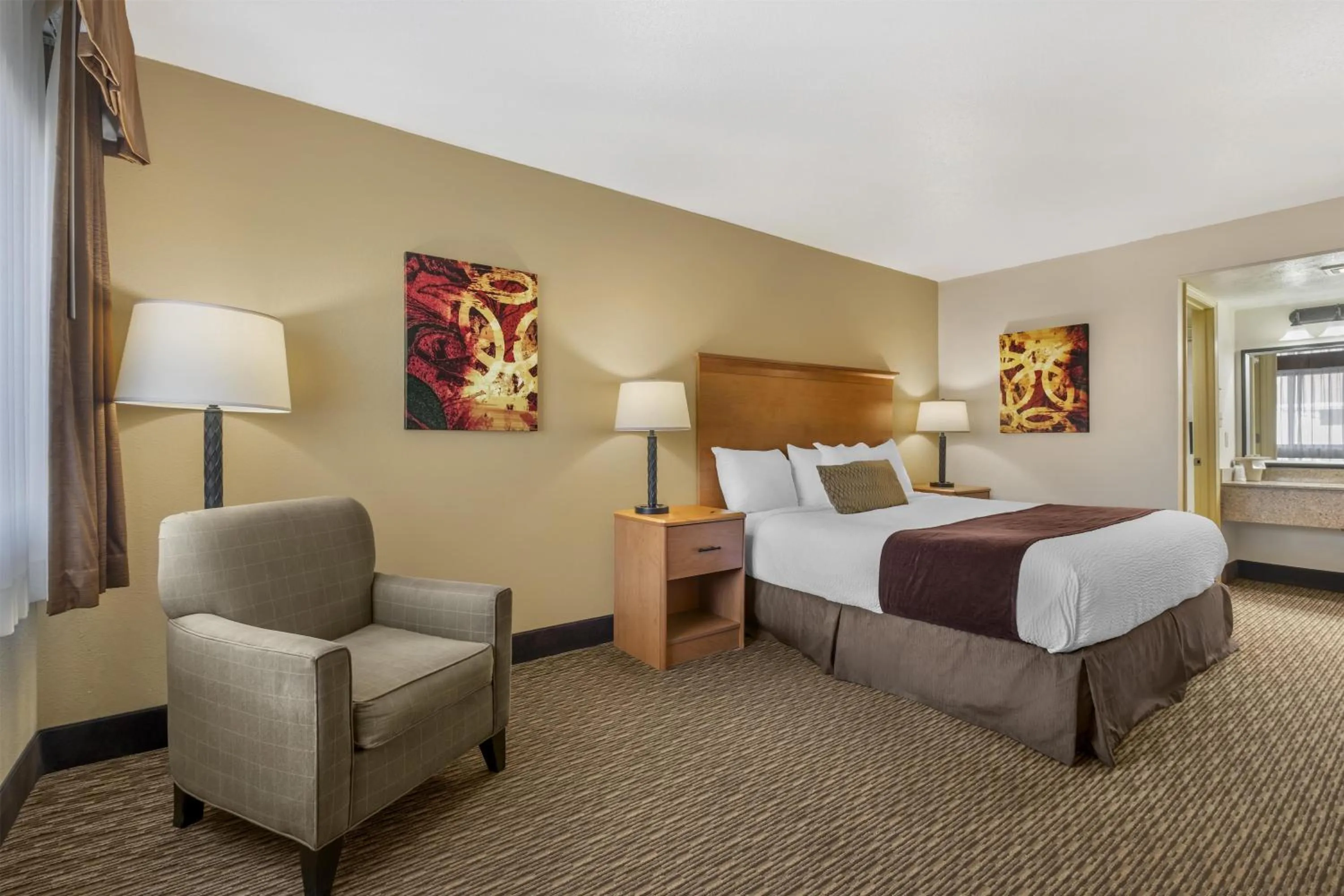 Bedroom, Bed in Best Western Winchester Hotel