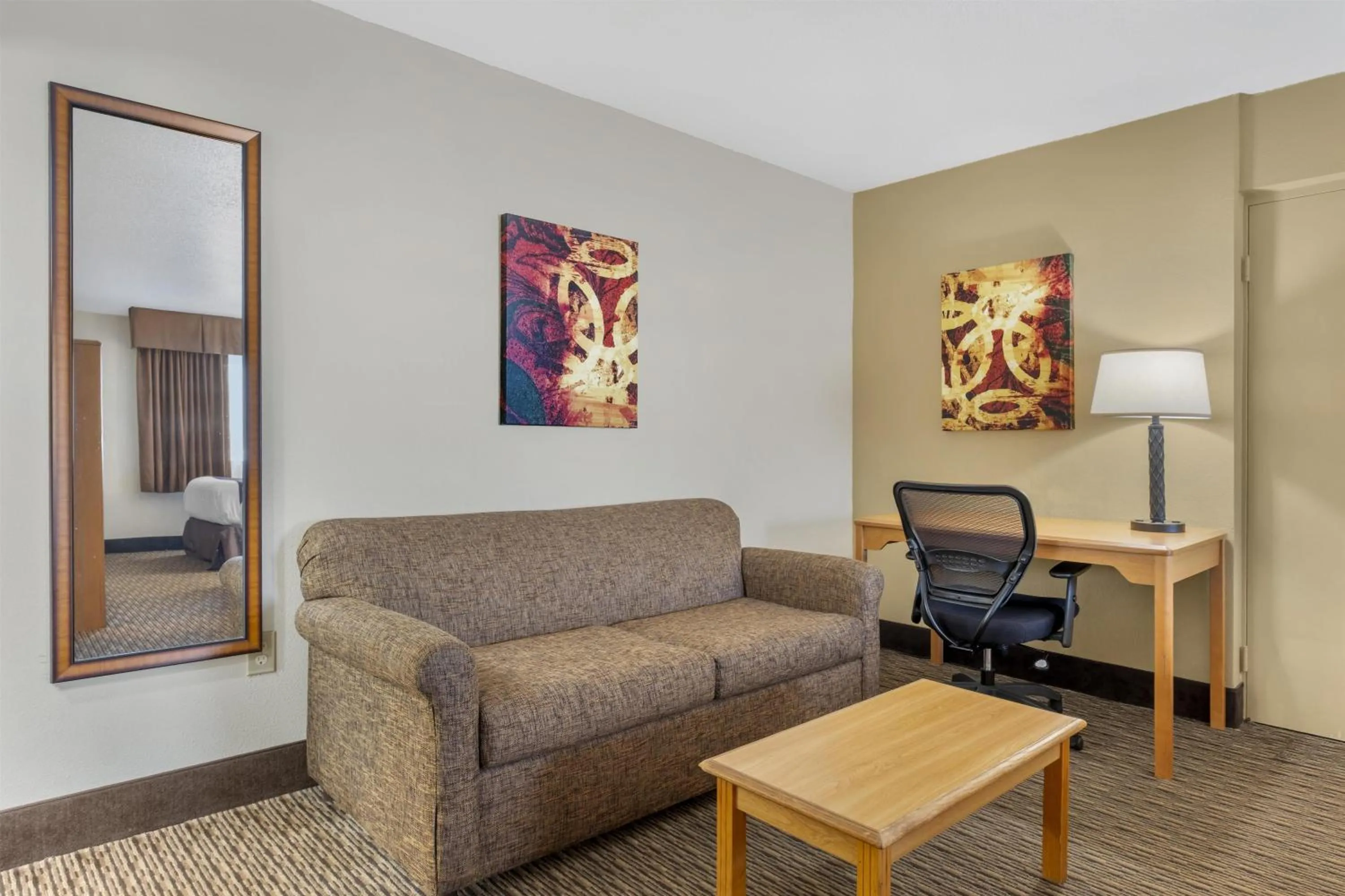 Bedroom in Best Western Winchester Hotel