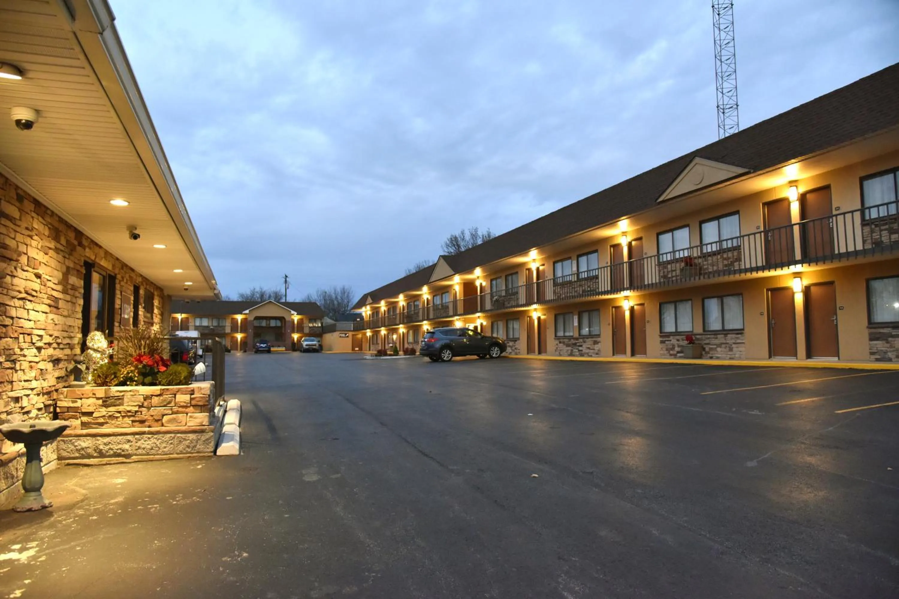 Property building in Best Western Winchester Hotel