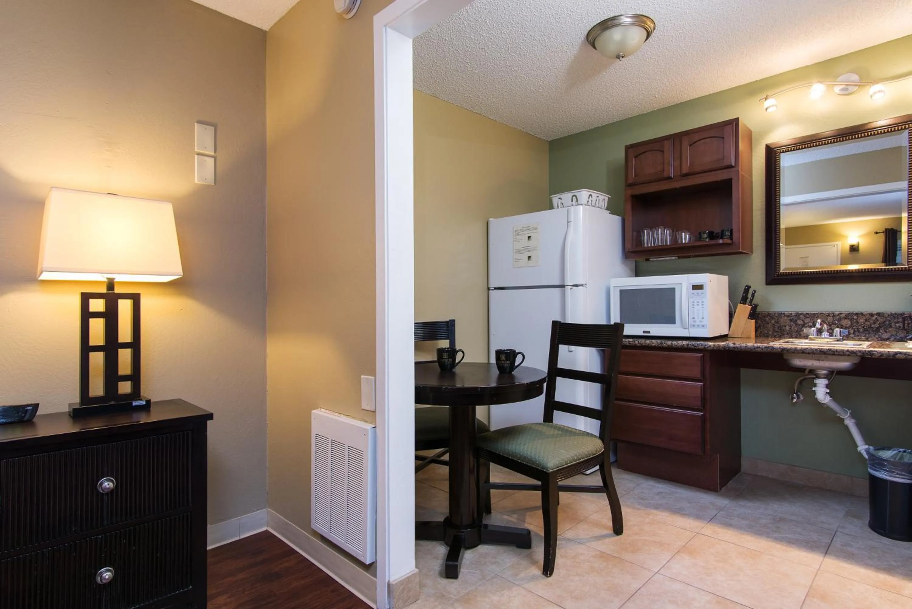 Kitchen or kitchenette in Heavenly Inn Lake Tahoe