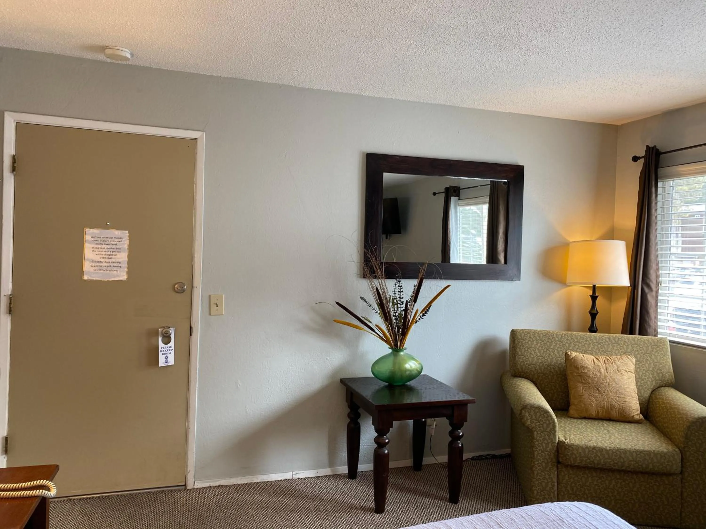 Seating area in Heavenly Inn Lake Tahoe