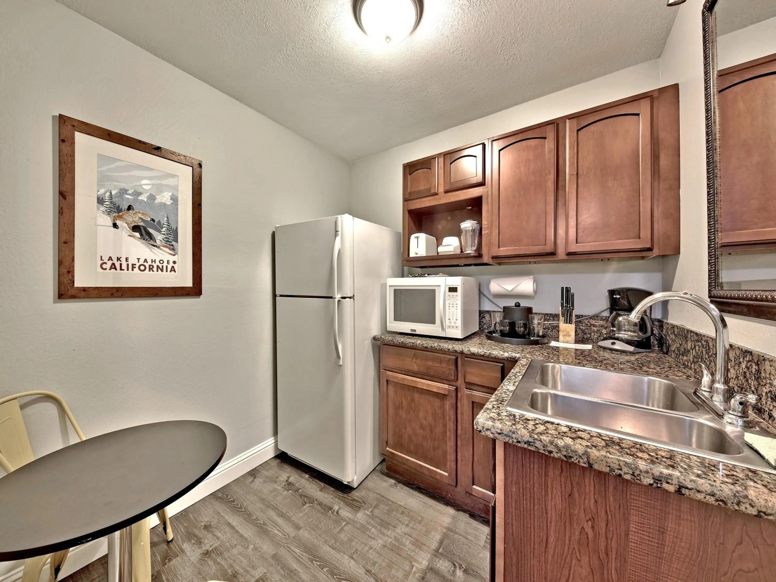 Kitchen or kitchenette in Heavenly Inn Lake Tahoe