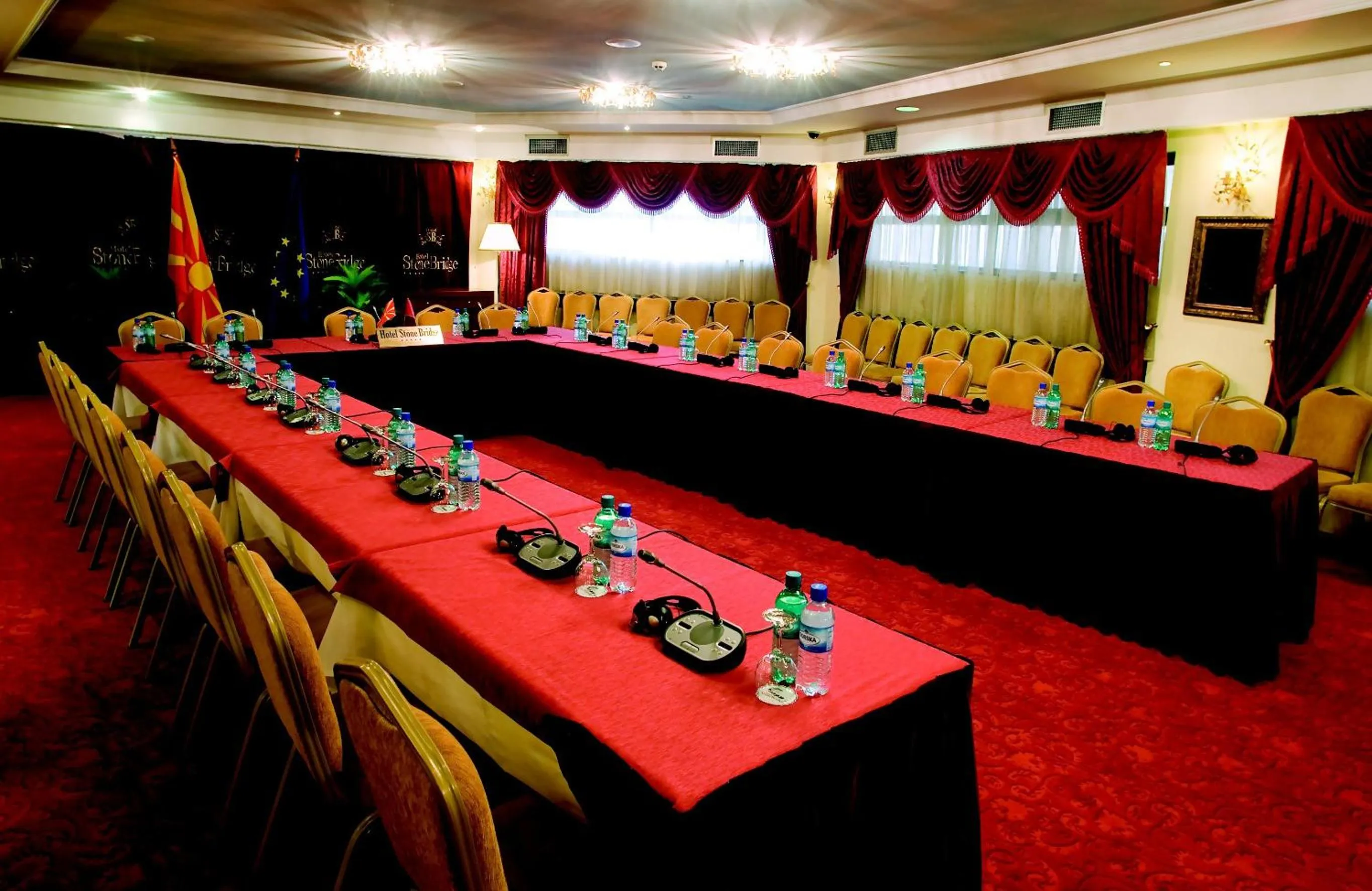 Business facilities in Stone Bridge Hotel