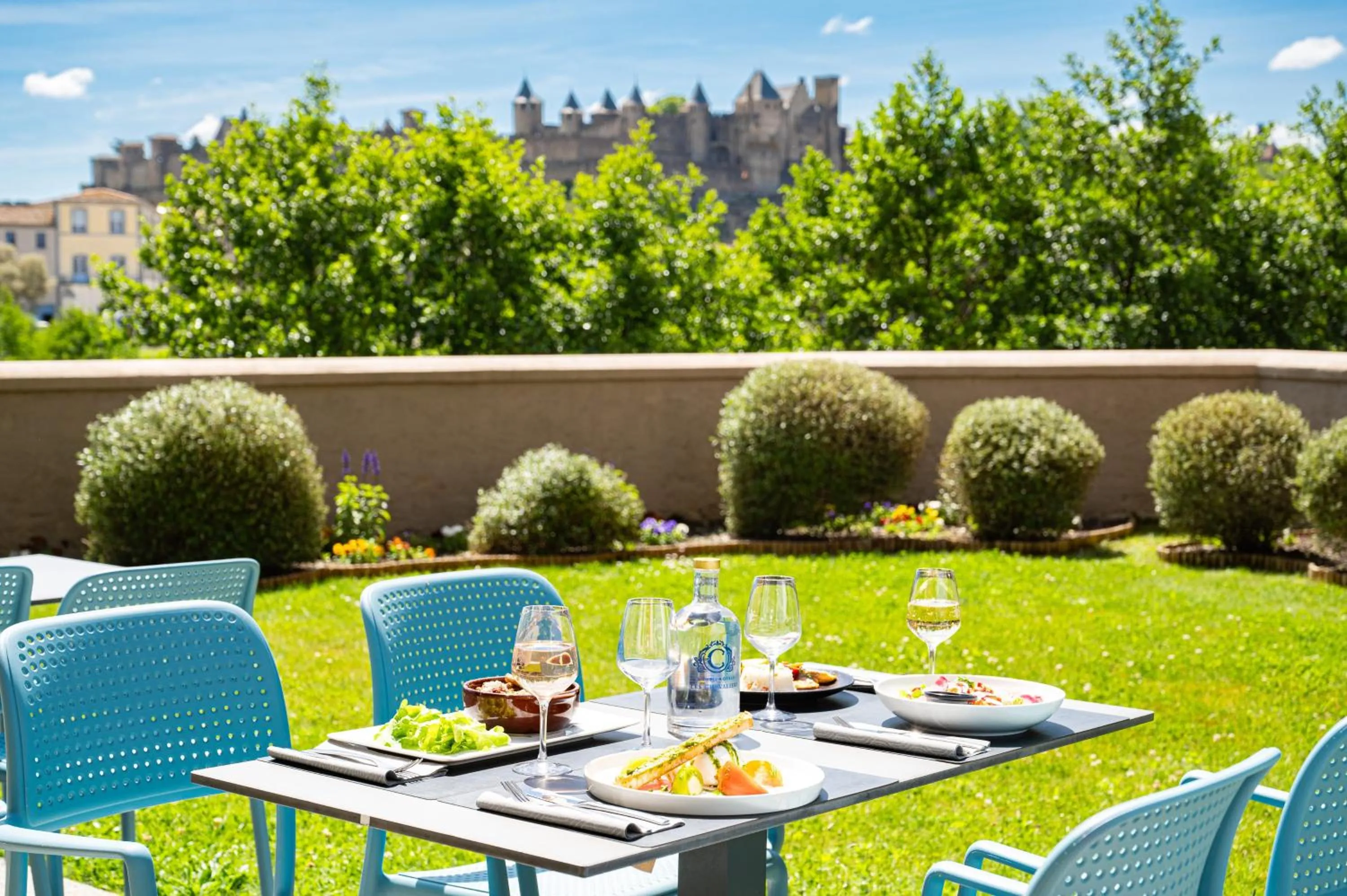 Patio in SOWELL HOTELS Les Chevaliers
