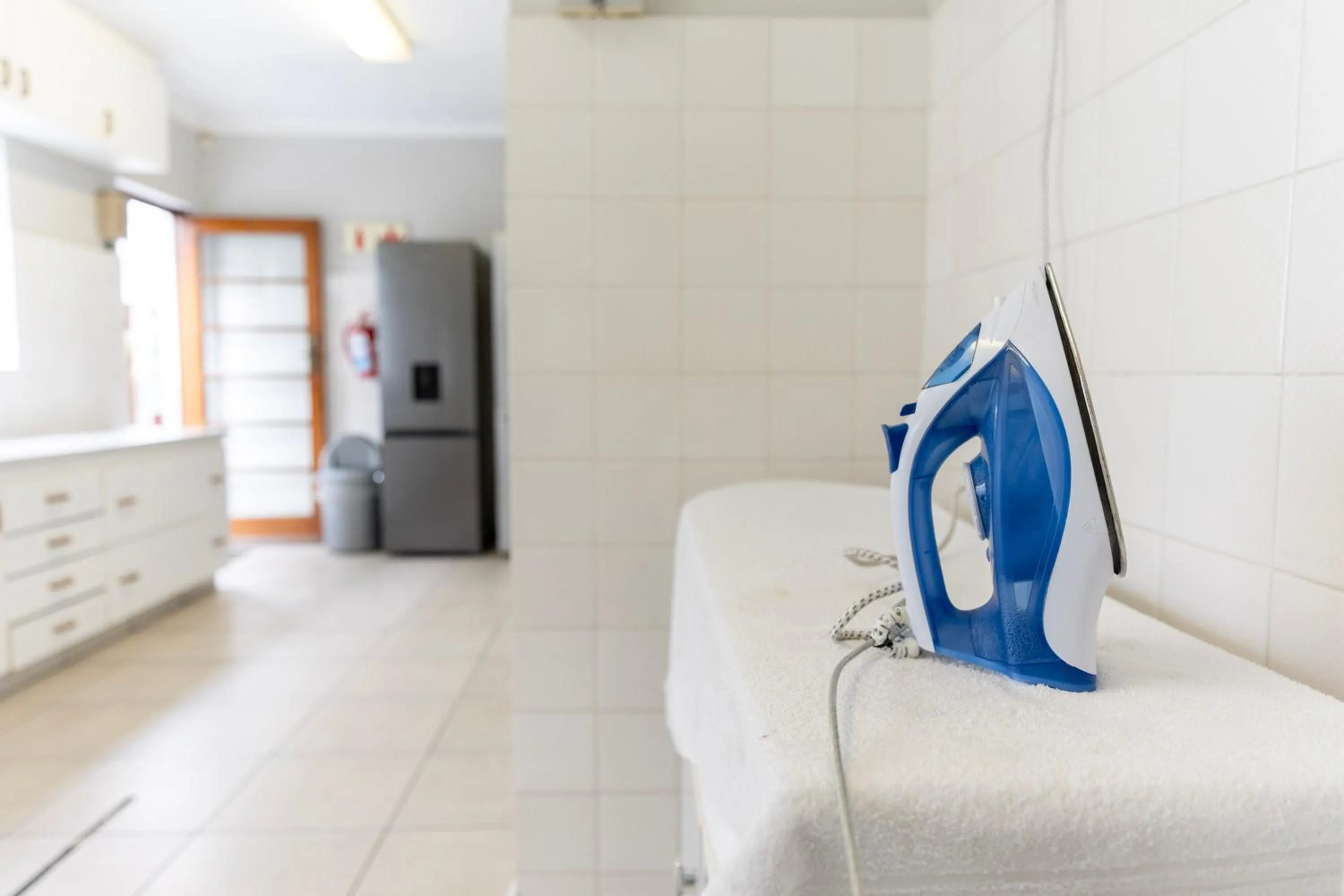 Communal kitchen in MoTown by Mojo