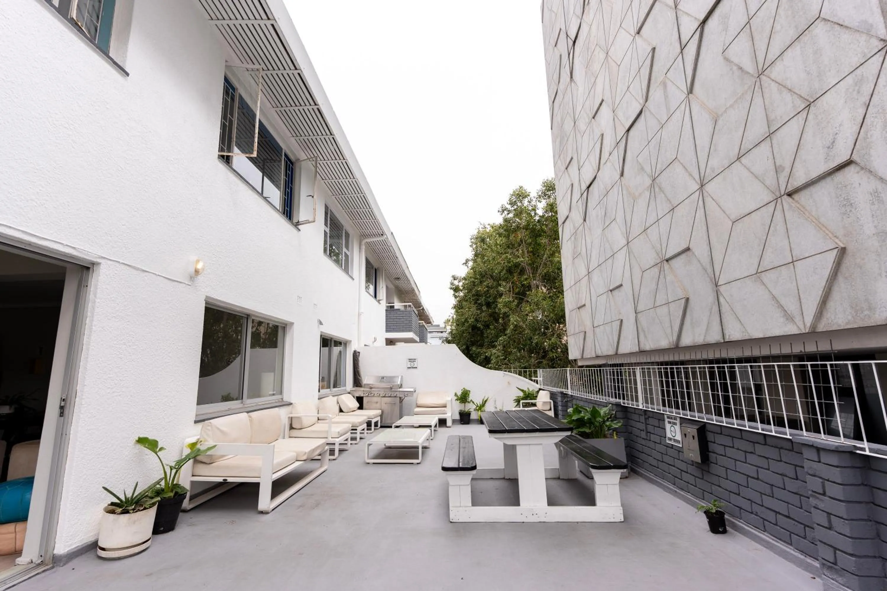 Balcony/Terrace in MoTown by Mojo