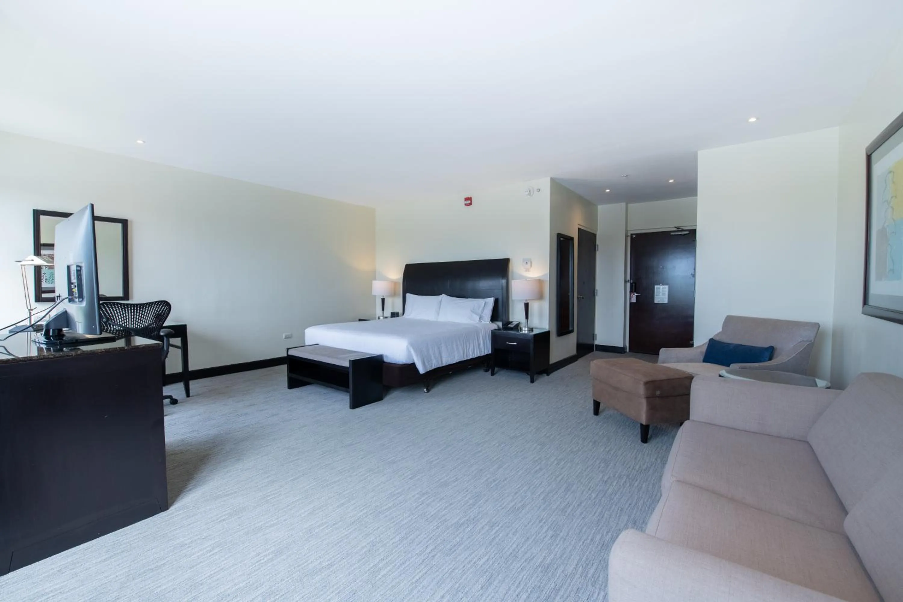 Property building, Bed in Hilton Garden Inn Guanacaste Airport