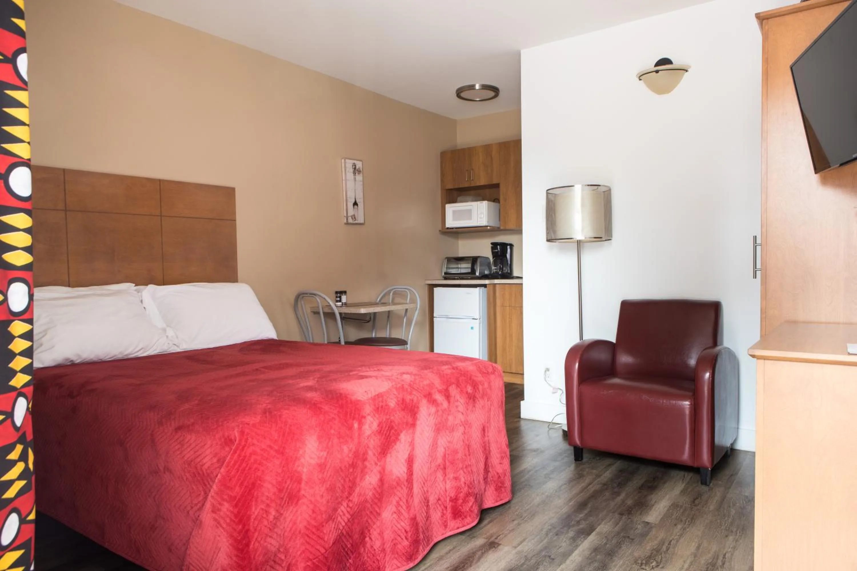 Bed in Motel LA RÉFÉRENCE