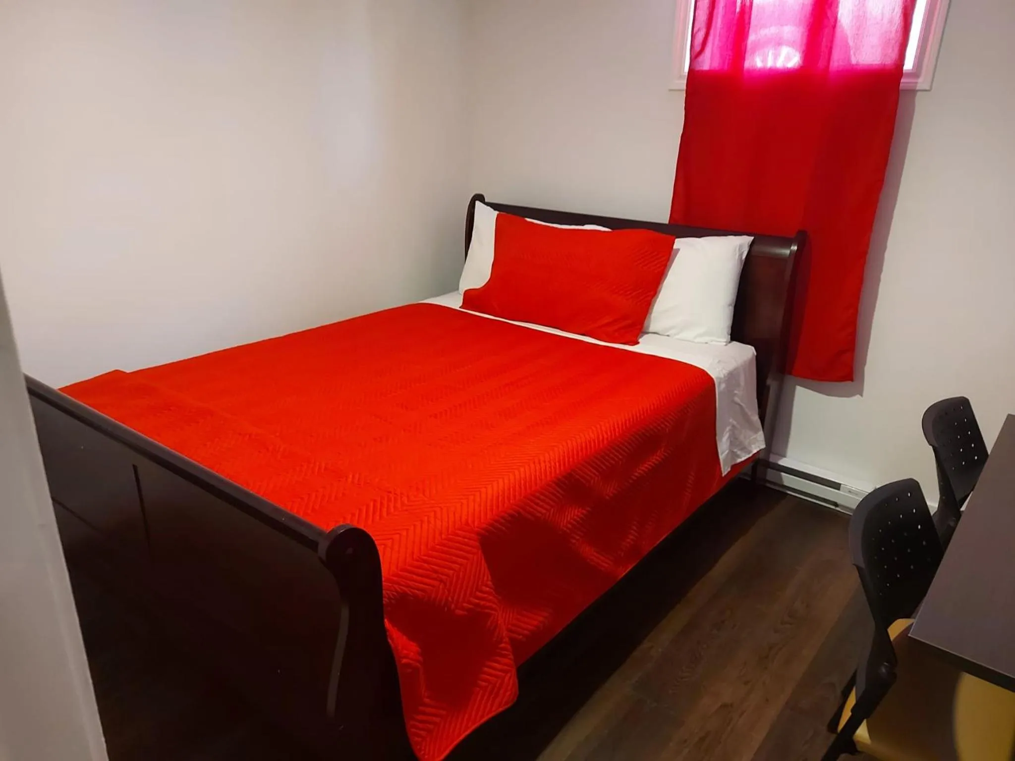 Bed in Motel LA RÉFÉRENCE