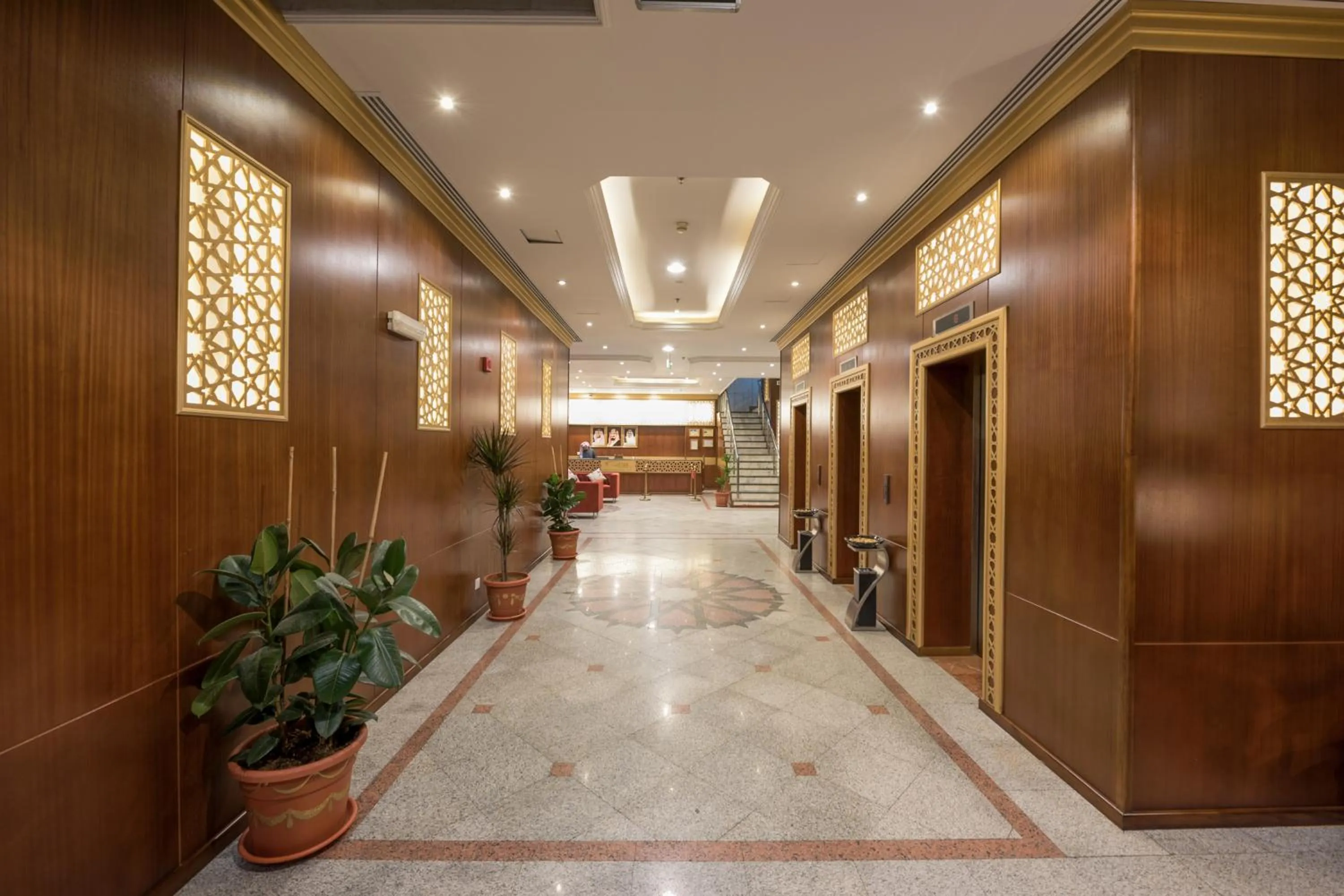 Lobby or reception in Rawdhat Al Mukhtara Hotel