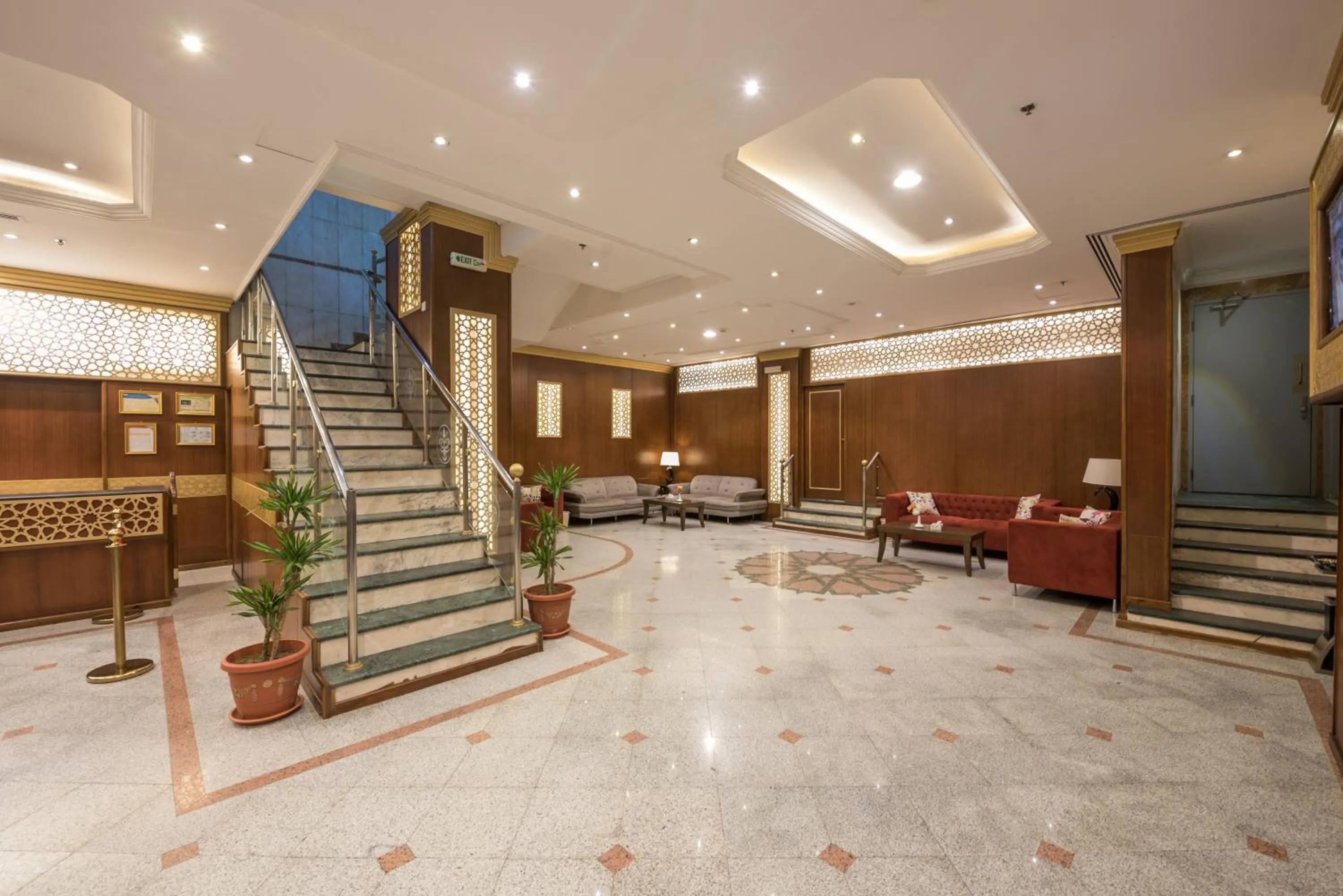 Lobby or reception in Rawdhat Al Mukhtara Hotel