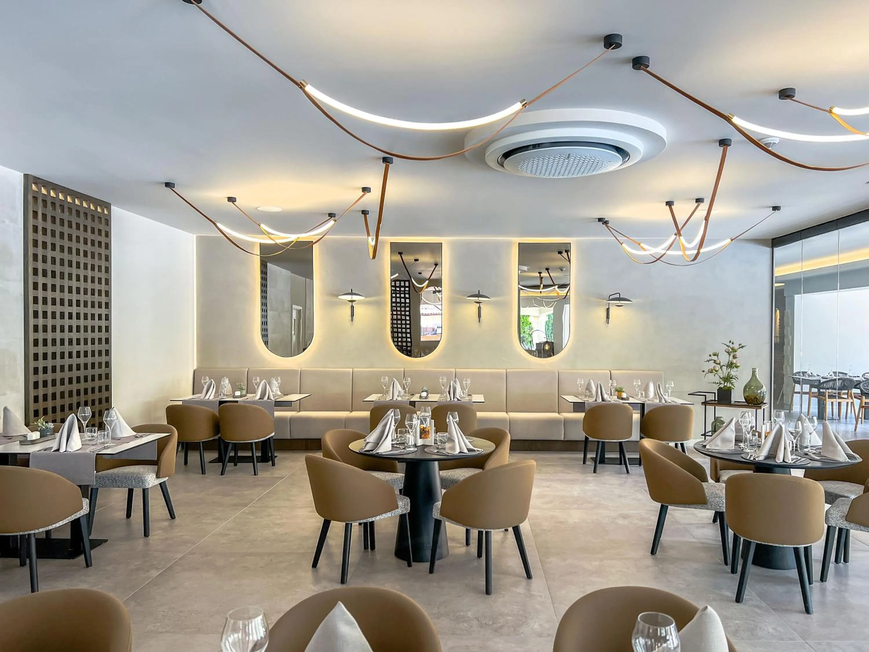 Restaurant/places to eat in AquaClub GRIFID Hotel Bolero - Ultra All Inclusive & Private Beach