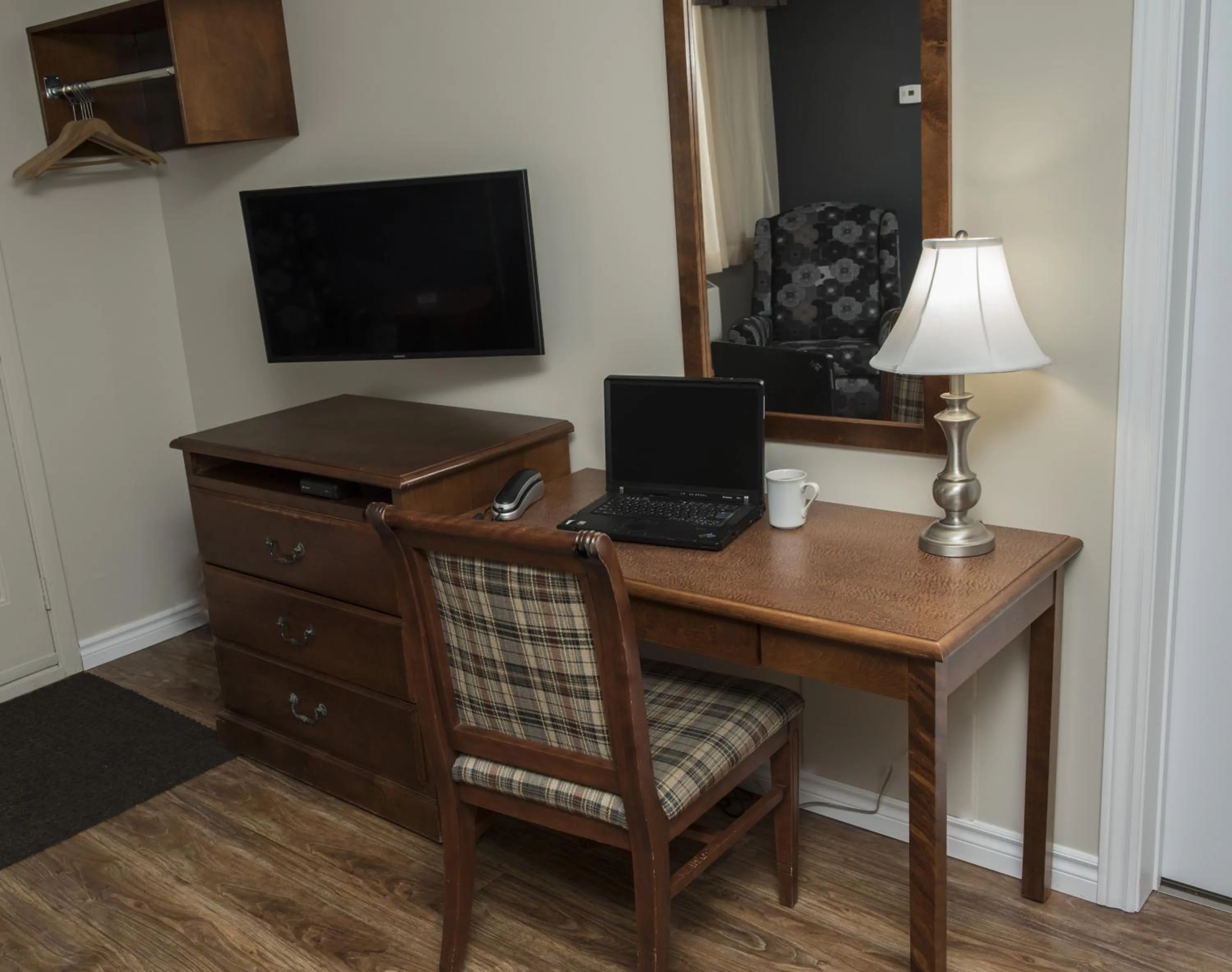 TV and multimedia in Le Deauville Motel