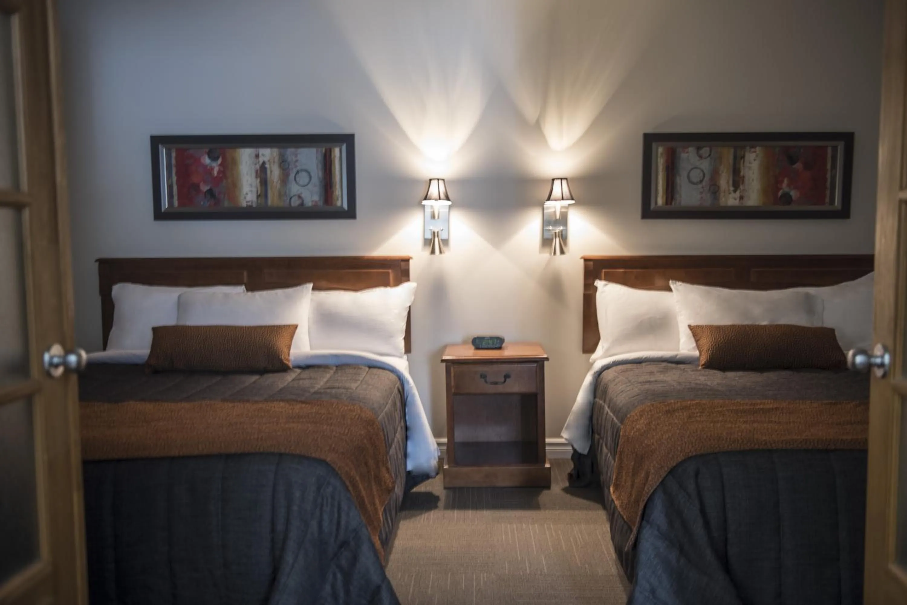 Bed in Le Deauville Motel