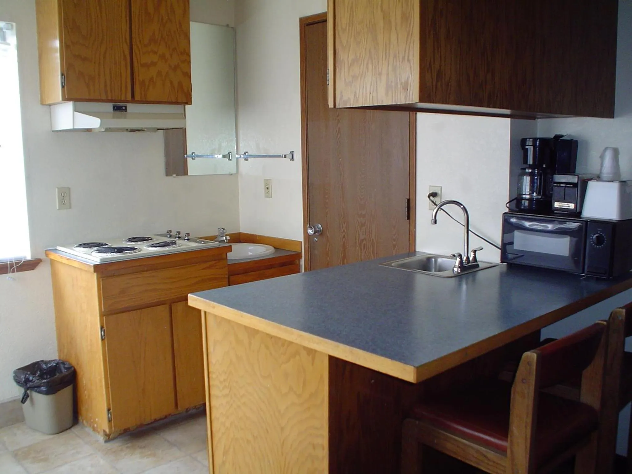 Kitchen or kitchenette in Avenue Motel Wenatchee
