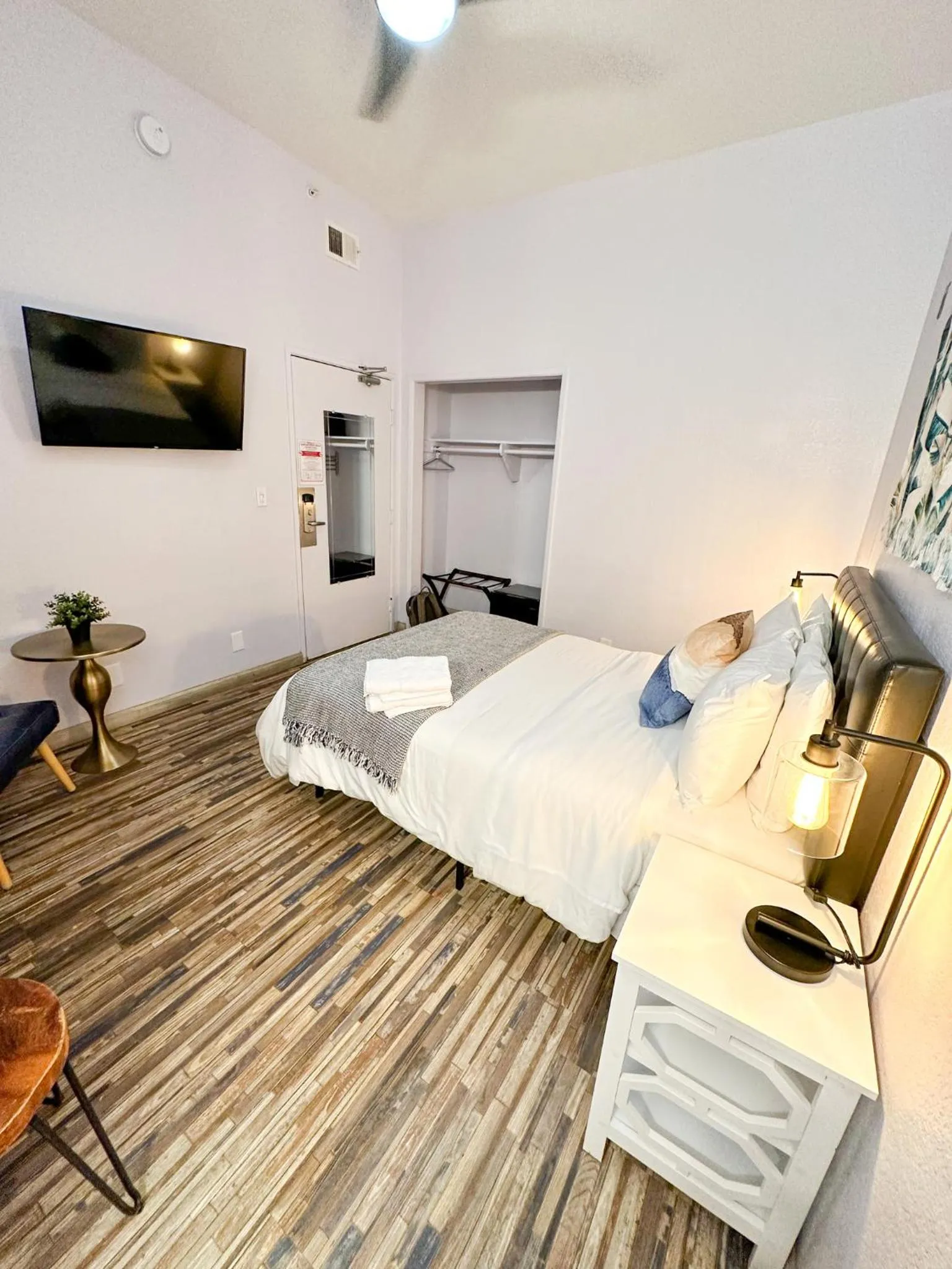 Bedroom, Bed in Samesun Venice Beach Hotel & Hostel