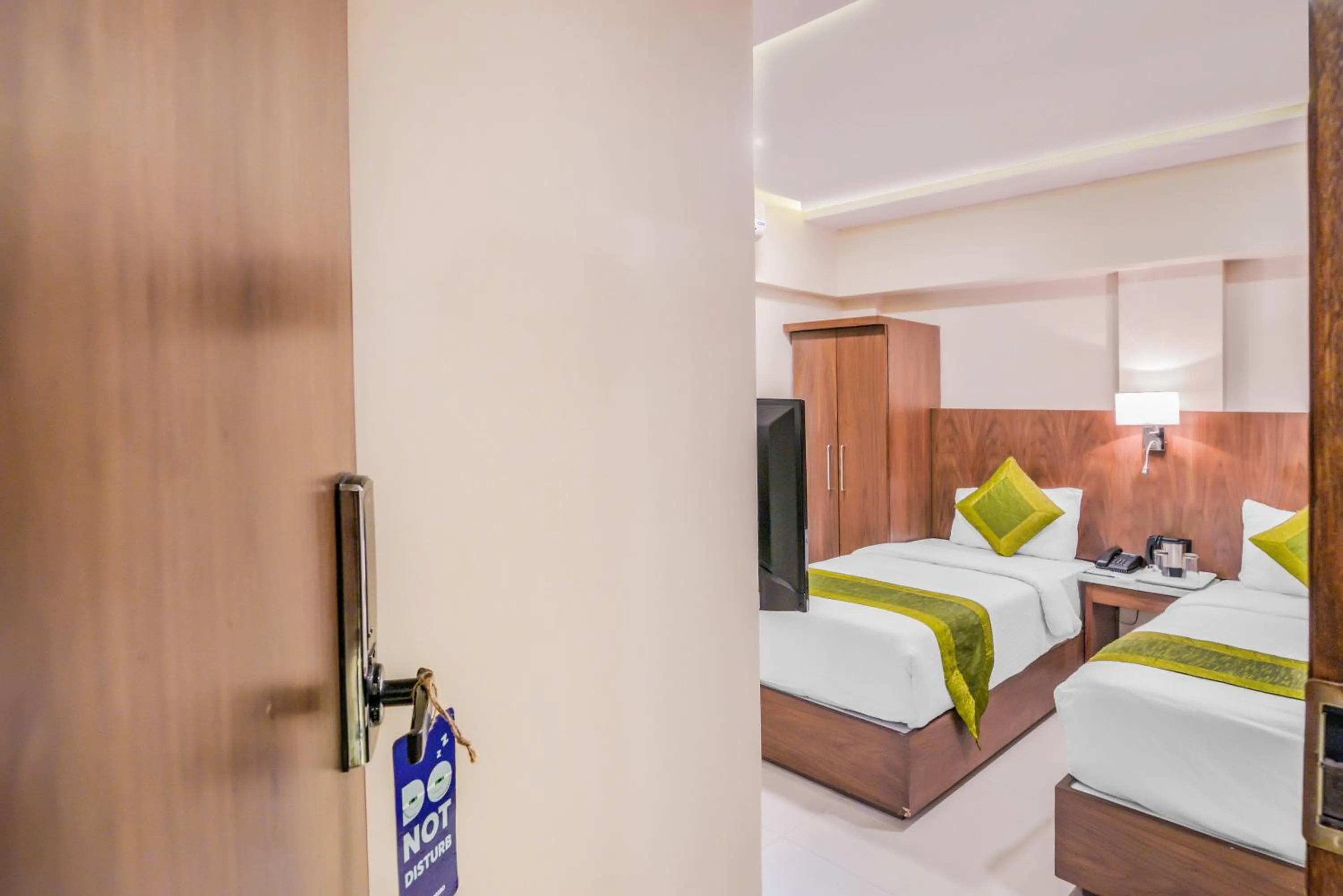 Bed in Oxford Hotel Powai