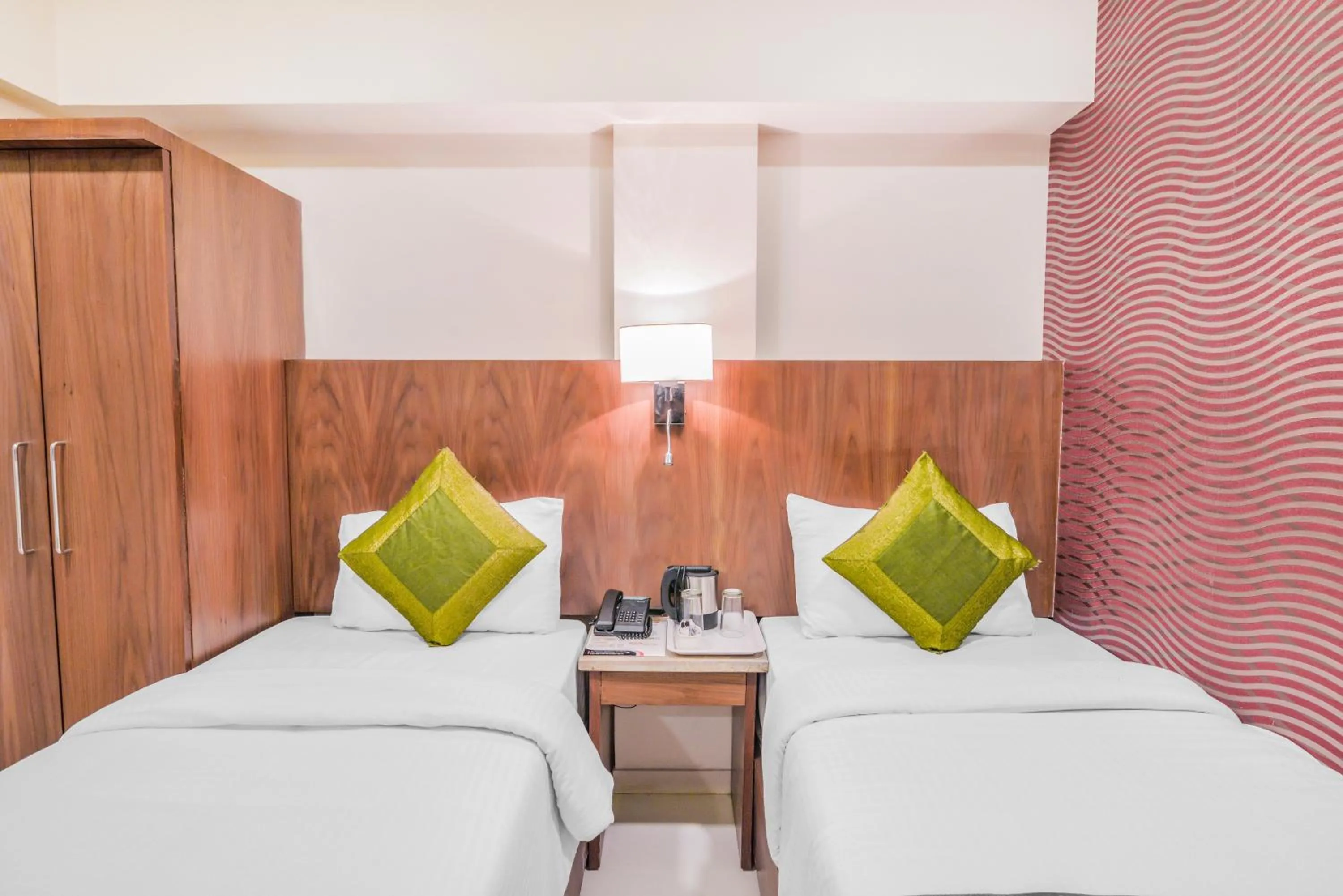 Bed in Oxford Hotel Powai