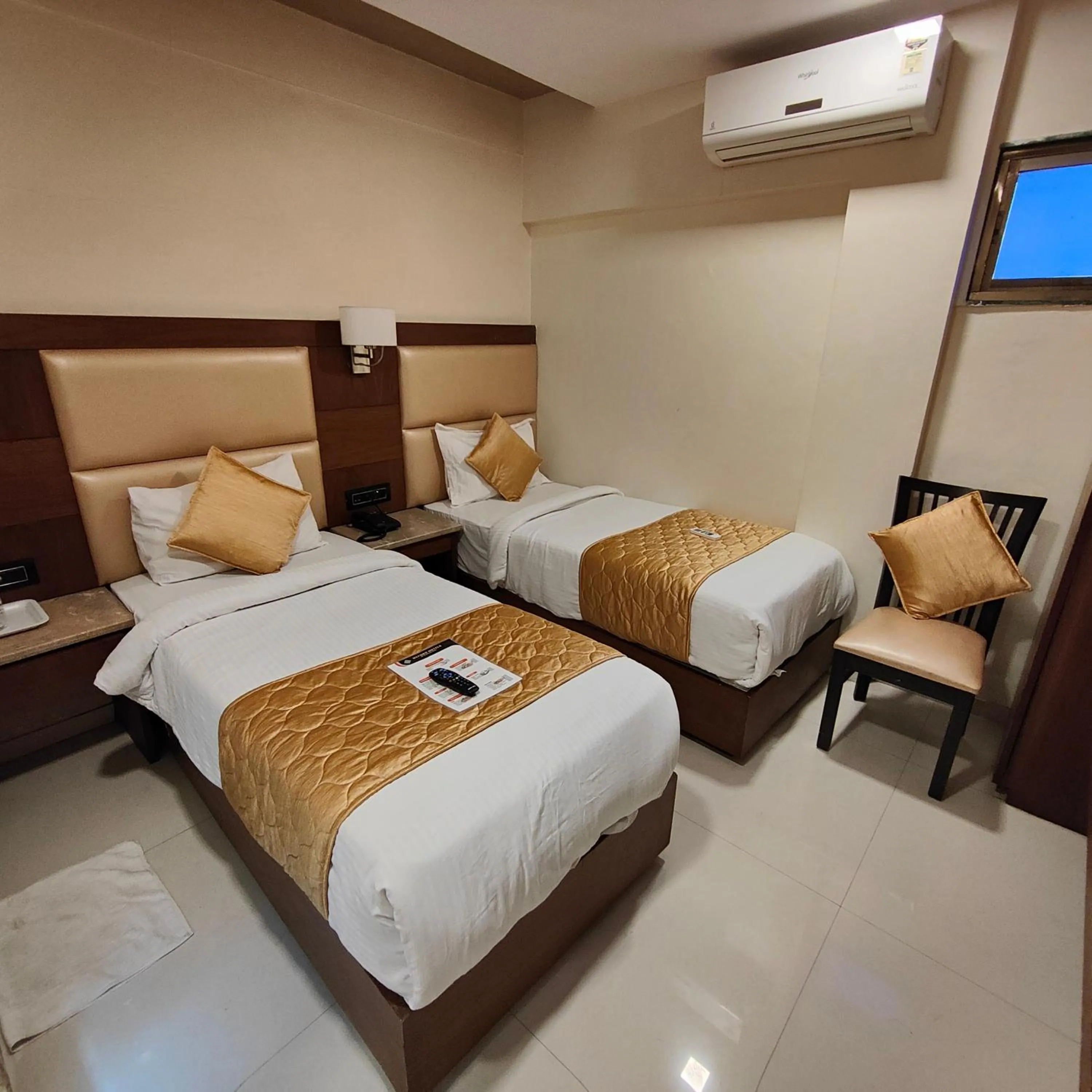 Bed in Oxford Hotel Powai