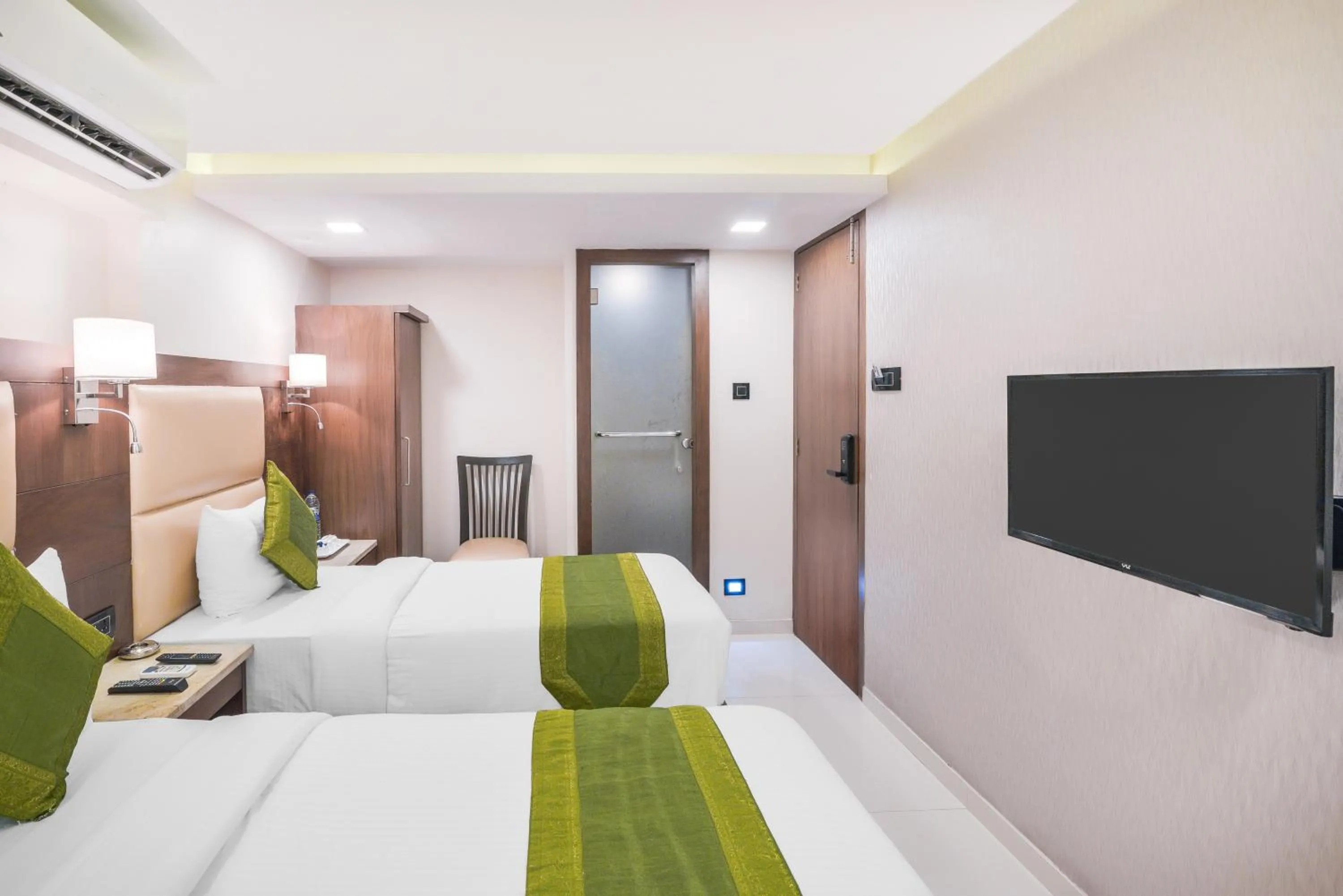 Bed in Oxford Hotel Powai