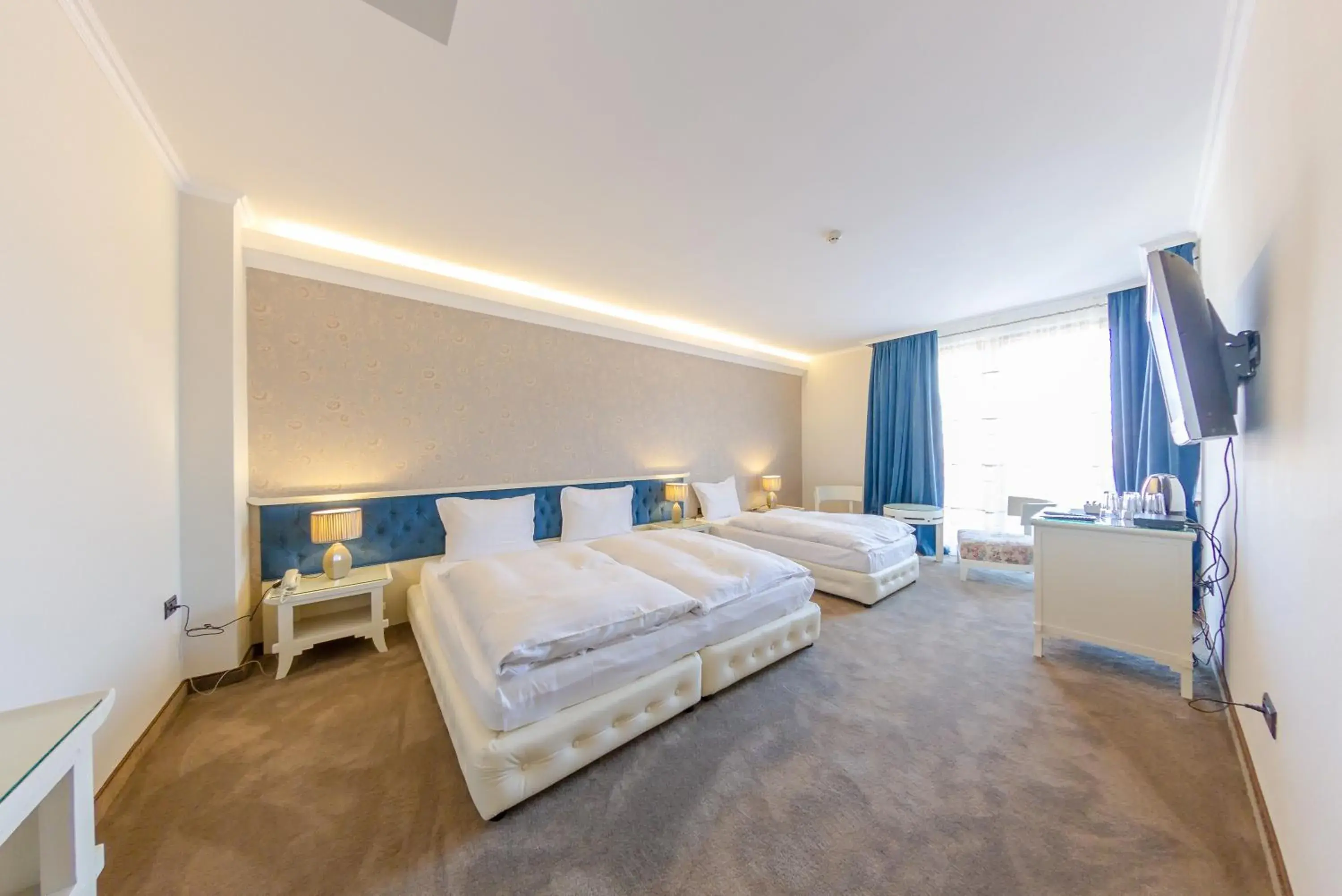 Triple Room in Hotel Studio Triple Room in Hotel Studio