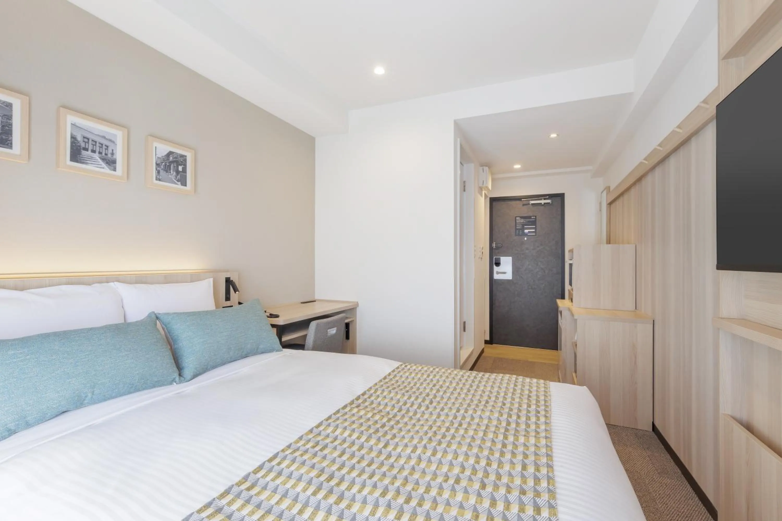 Photo of the whole room, Bed in HOTEL MYSTAYS Nippori