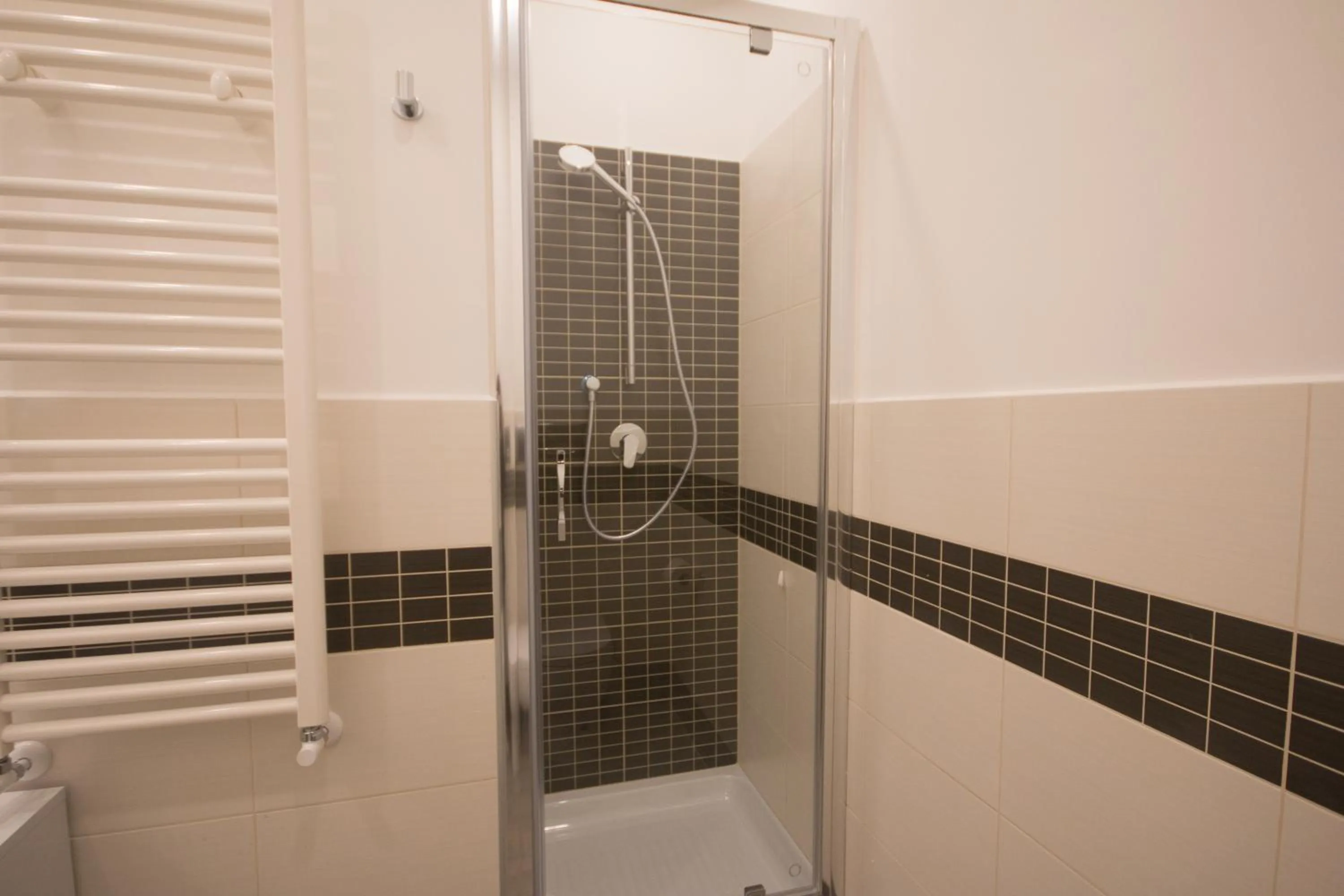 Shower in Trastevere Sweet Dream