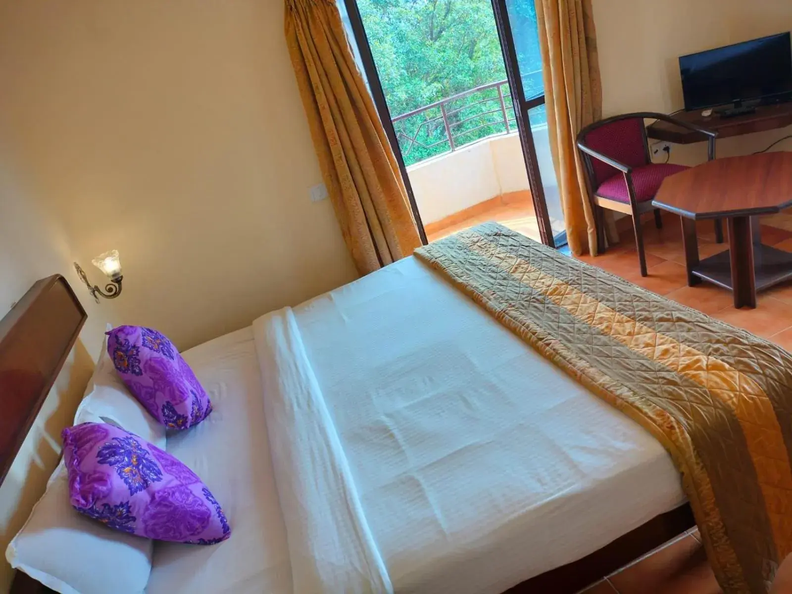 Deluxe Double or Twin Room with Pool View in The Dhanhills - a valley view hotel in panchgani Deluxe Double or Twin Room with Pool View in The Dhanhills - a valley view hotel in panchgani