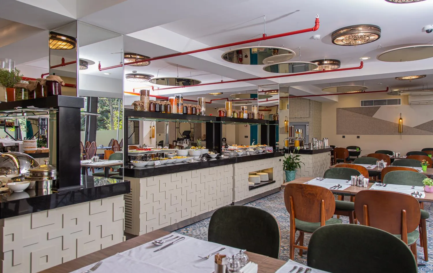 Restaurant/places to eat in Boutique 19 Hotel