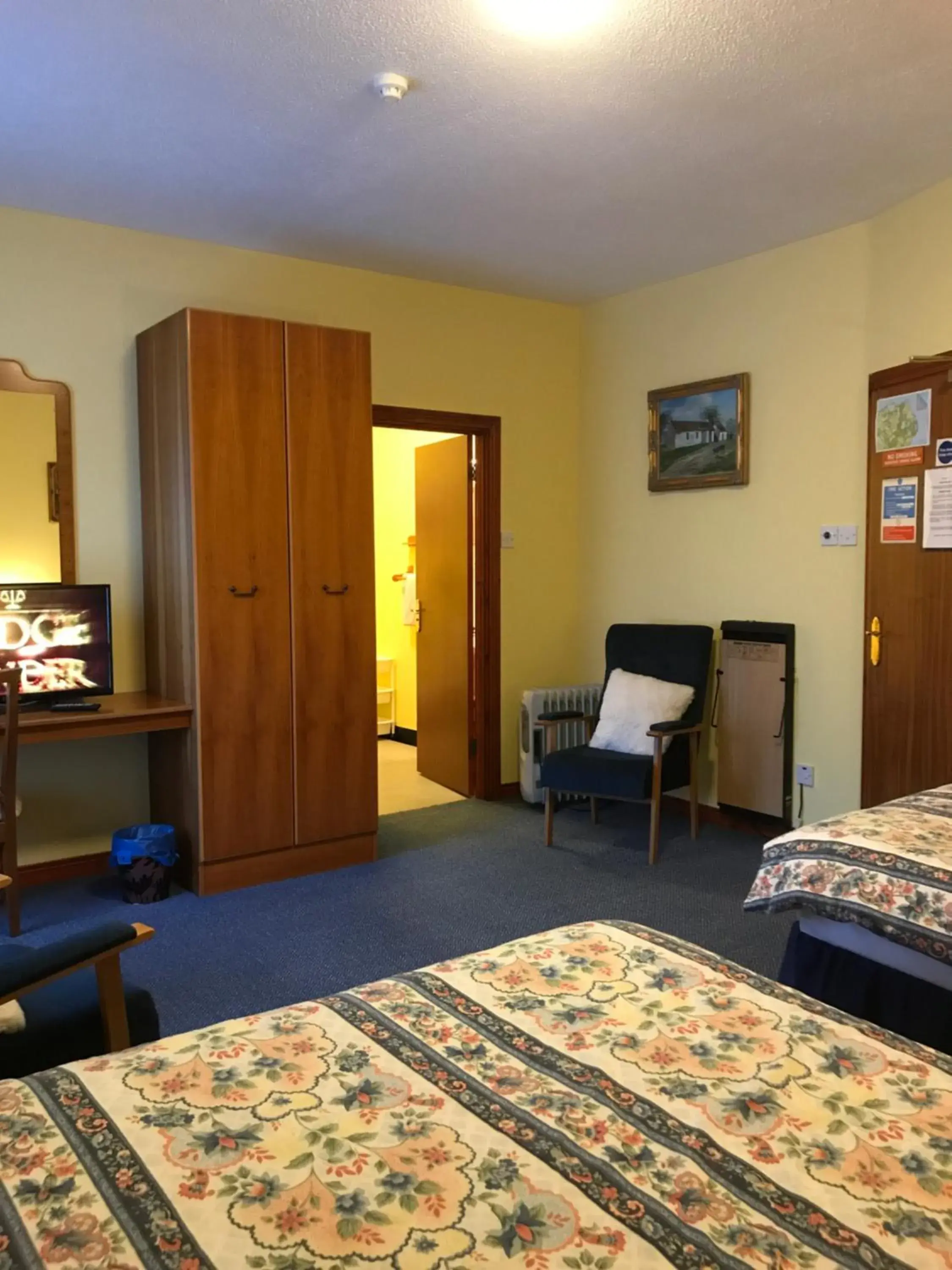 Quadruple Room with Private Bathroom - single occupancy in The Stables B&B Quadruple Room with Private Bathroom - single occupancy in The Stables B&B