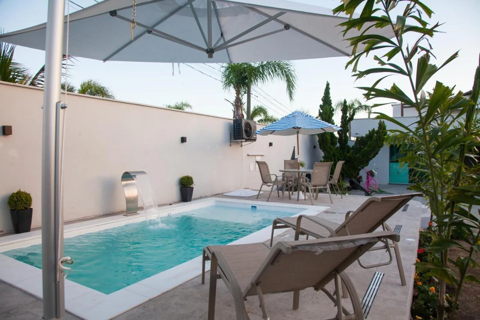 Swimming pool in Pousada Dom Marujo