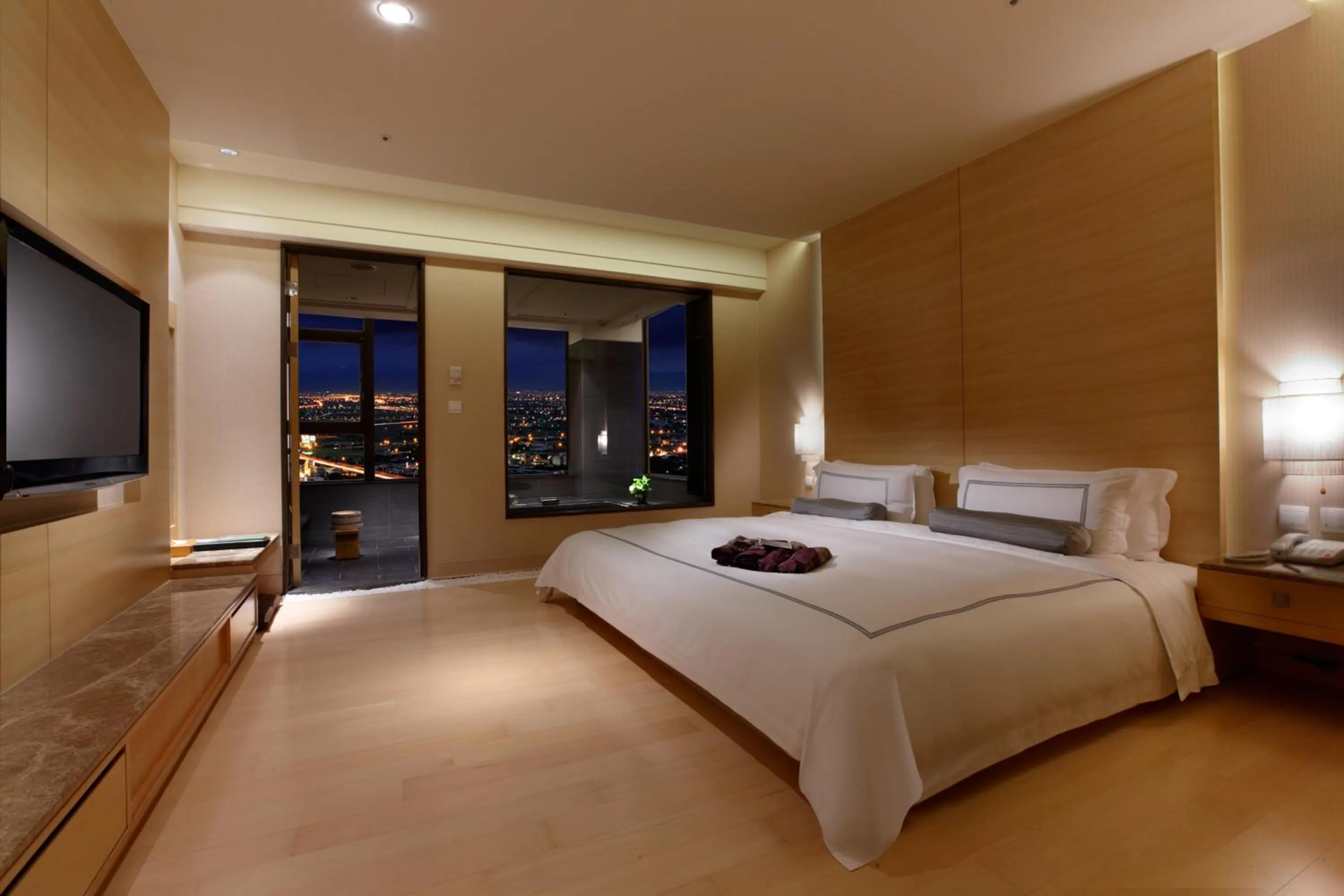 Photo of the whole room, Bed in Evergreen Resort Hotel - Jiaosi