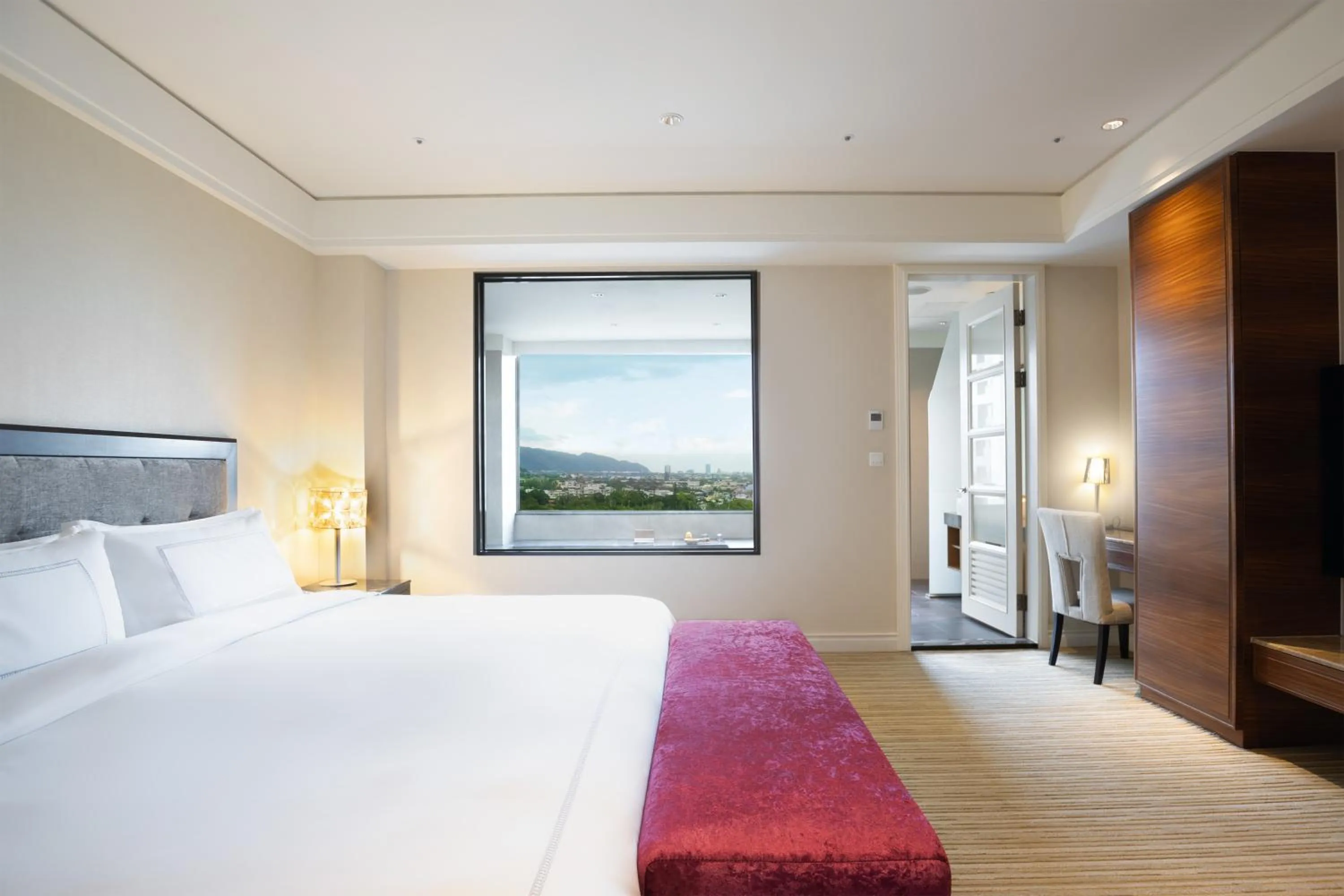 Bed in Evergreen Resort Hotel - Jiaosi